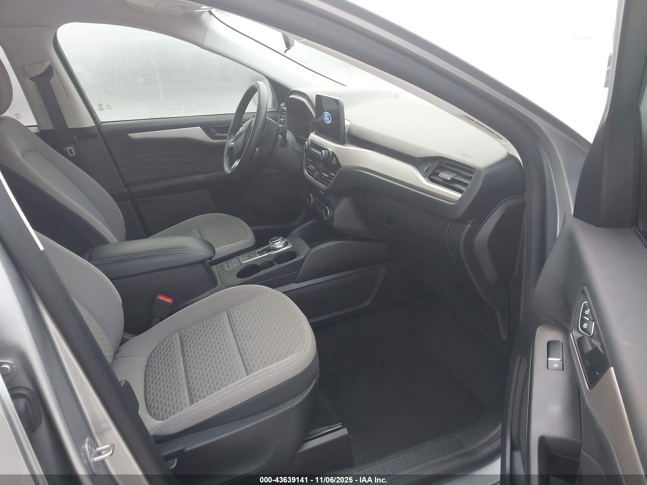 FORD ESCAPE image 5