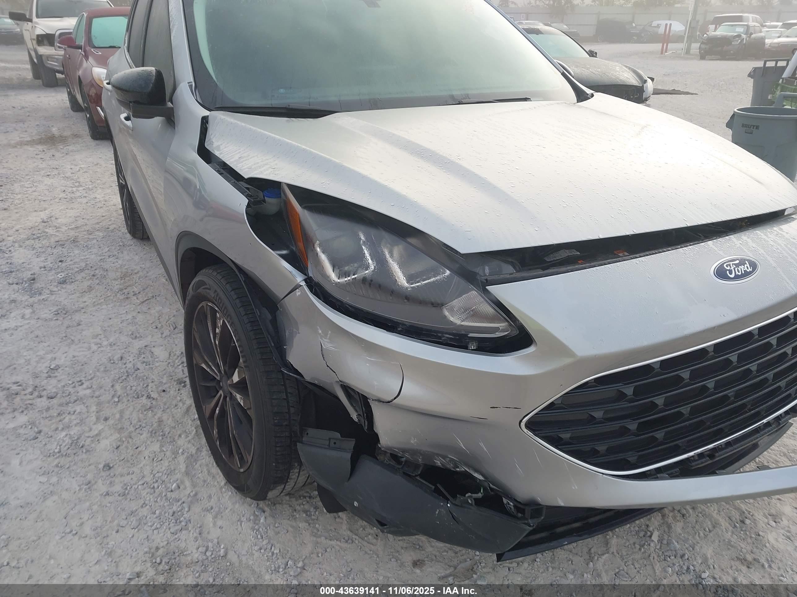 FORD ESCAPE image 6