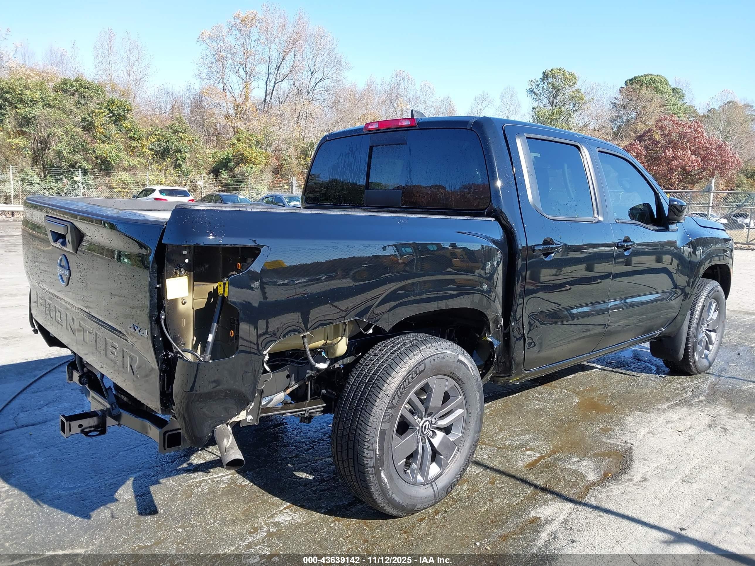 NISSAN FRONTIER image 4