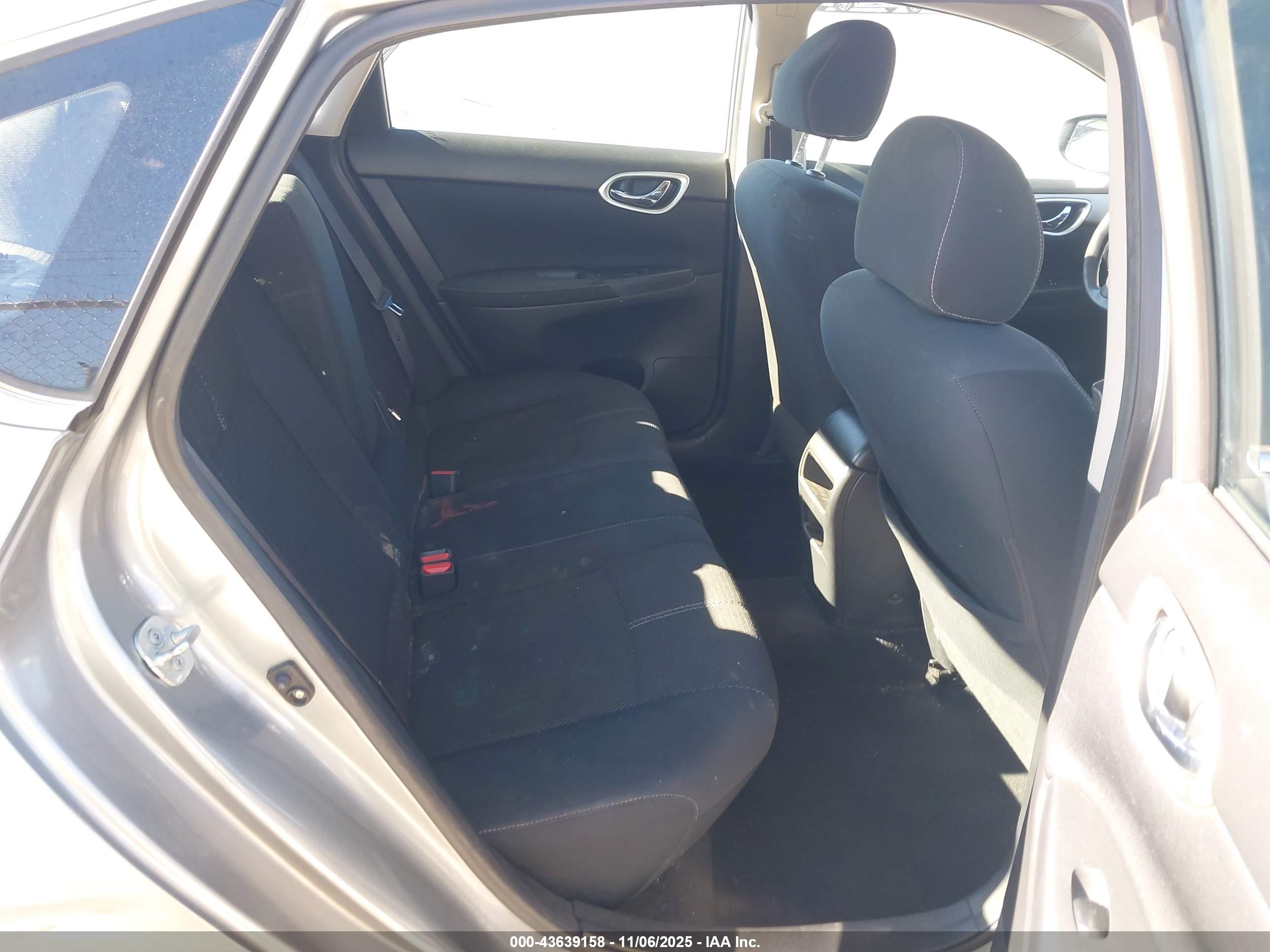 NISSAN SENTRA image 8