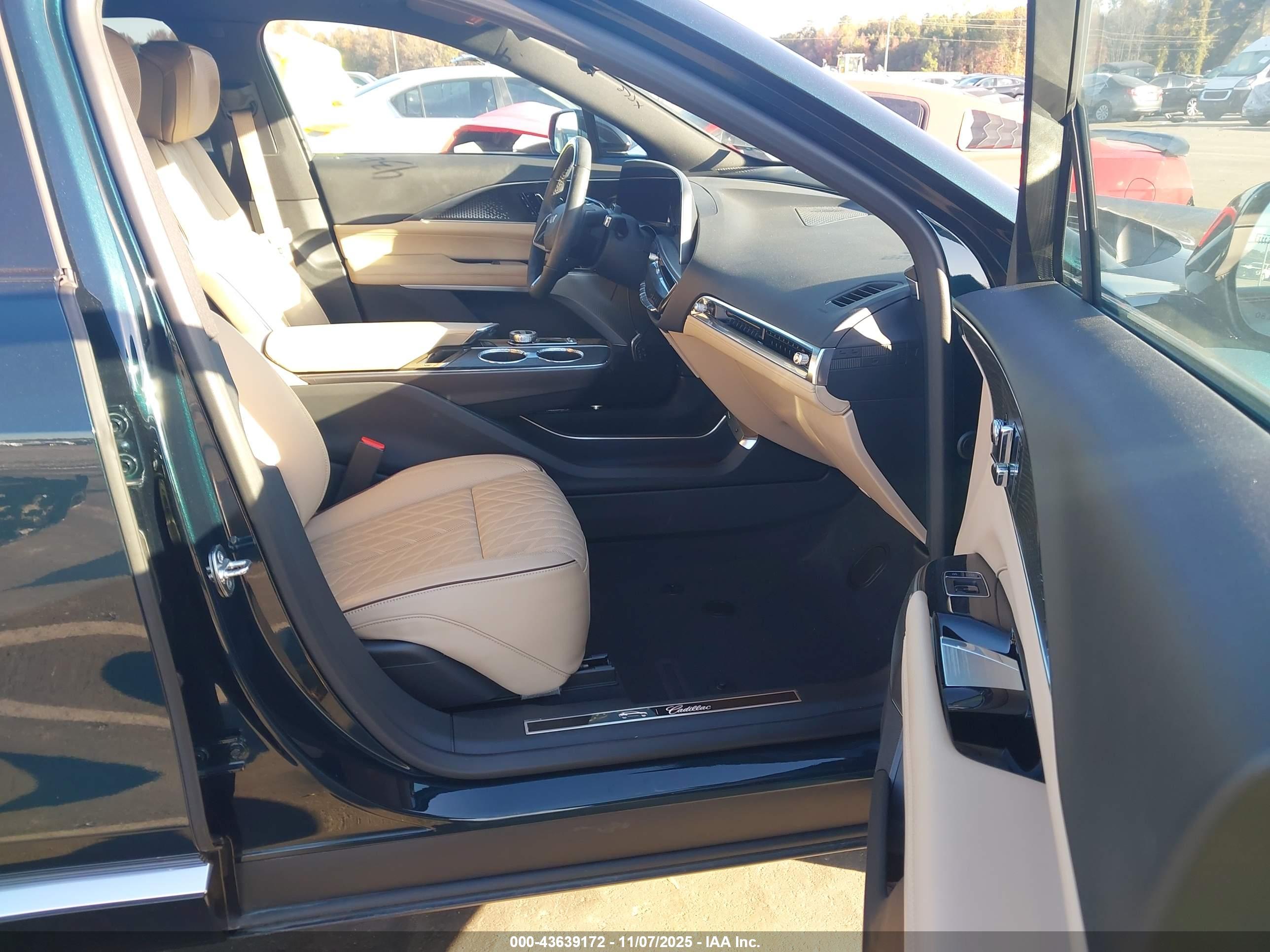 CADILLAC LYRIQ image 5