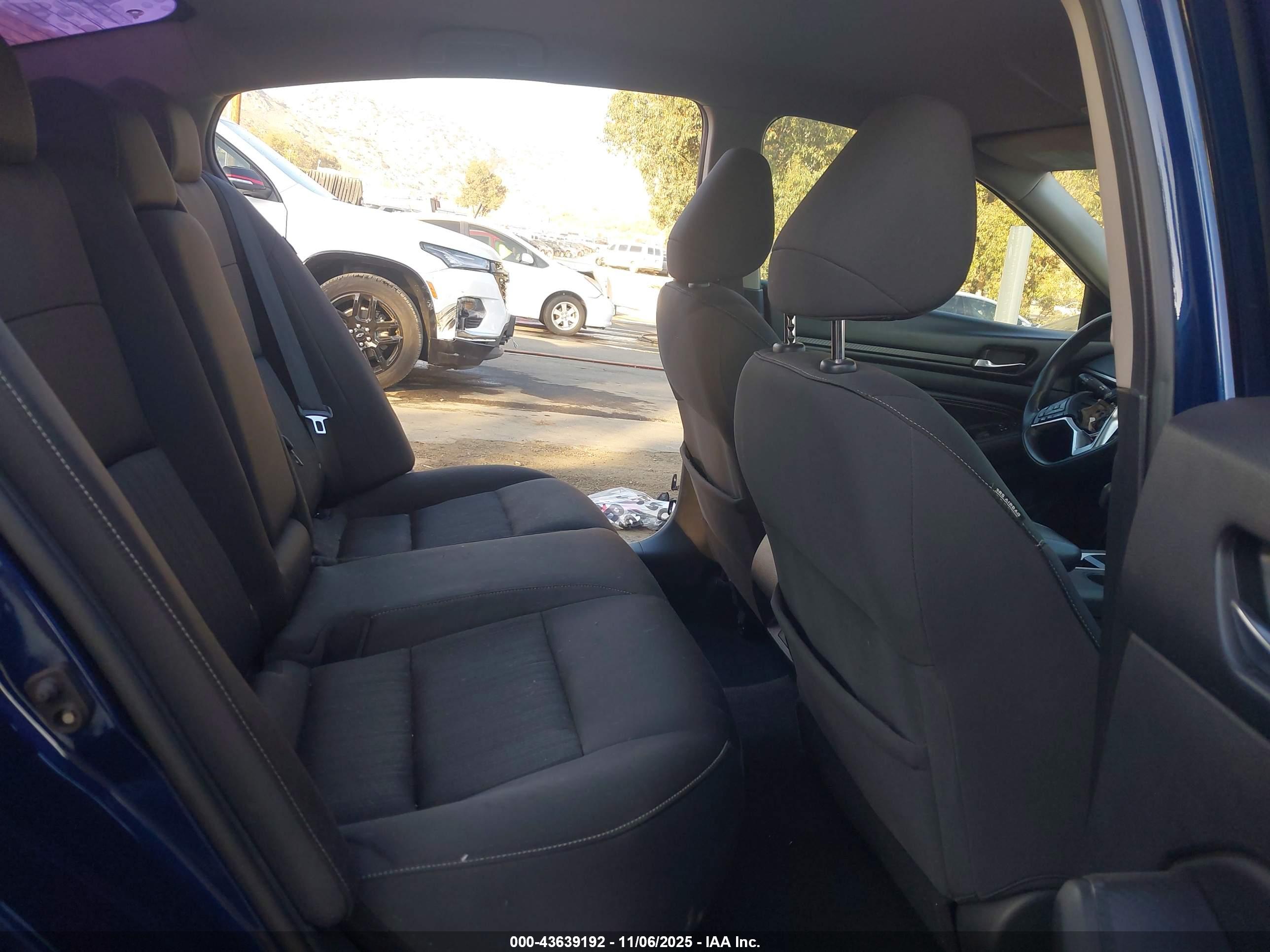 NISSAN ALTIMA image 8