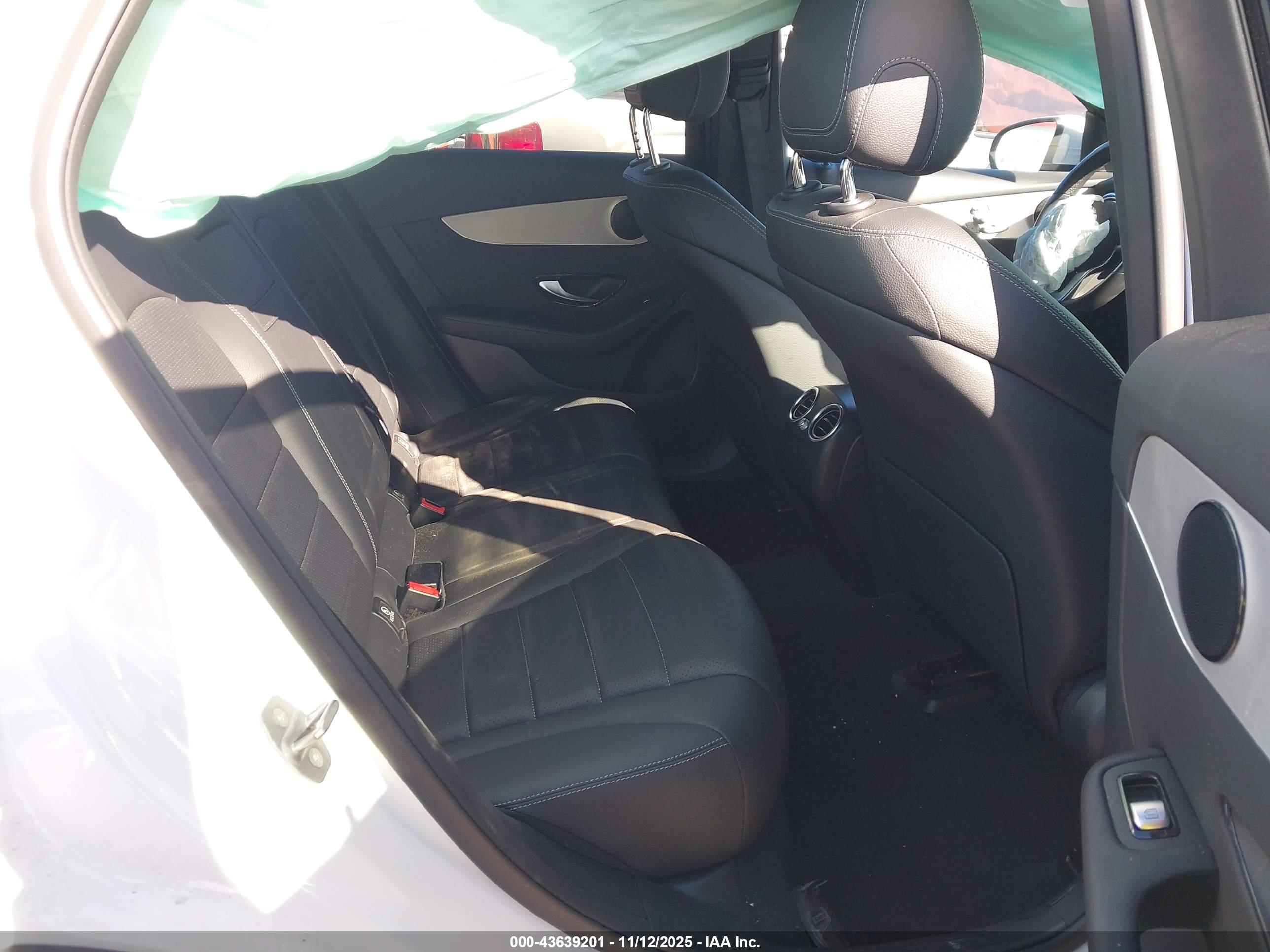 MERCEDES-BENZ GLC image 8