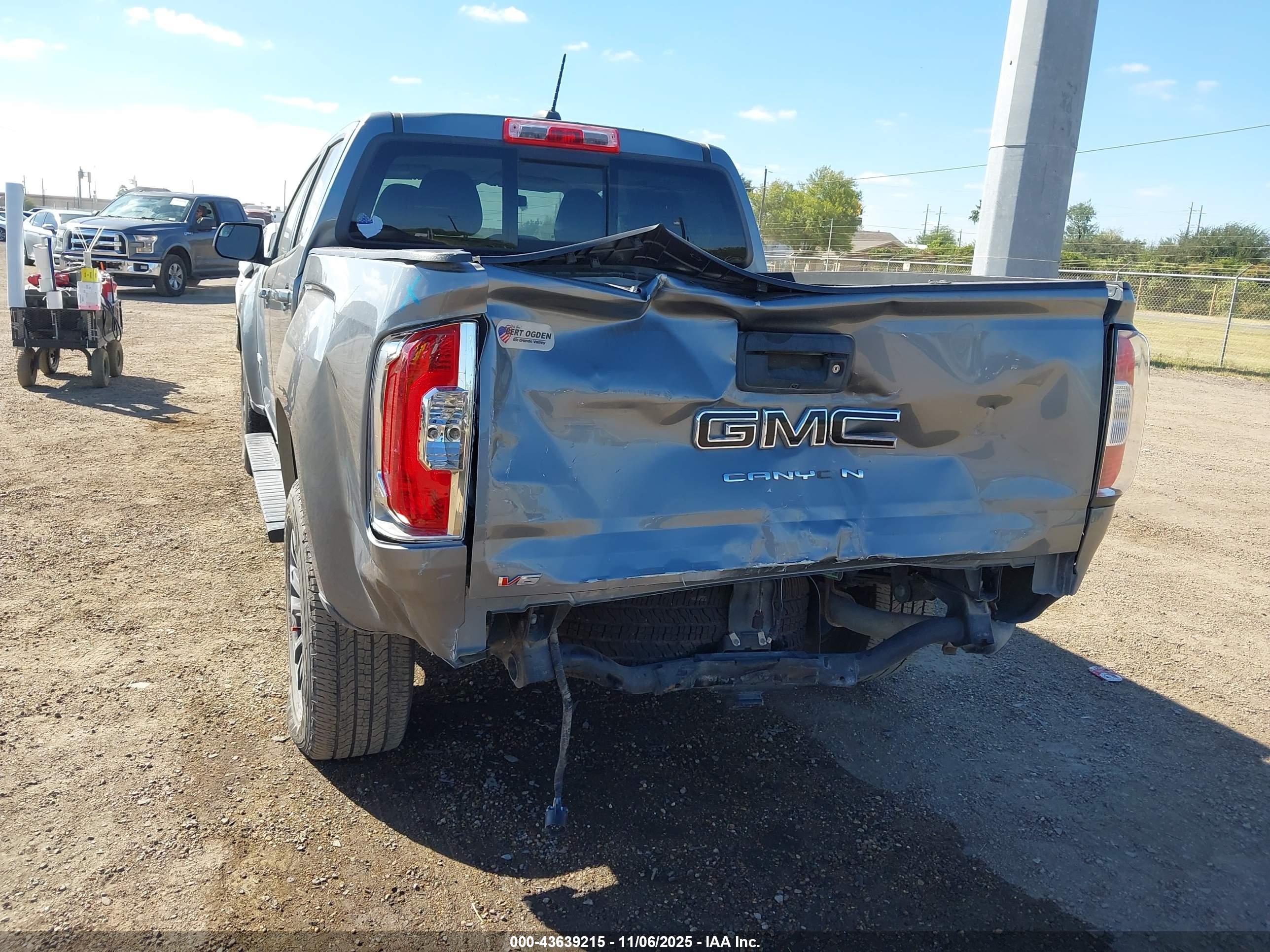 GMC CANYON image 6