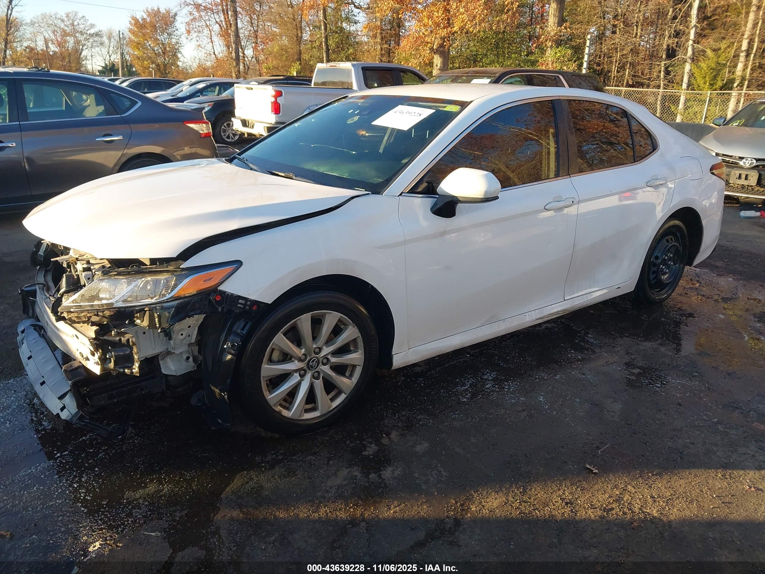 TOYOTA CAMRY image 2