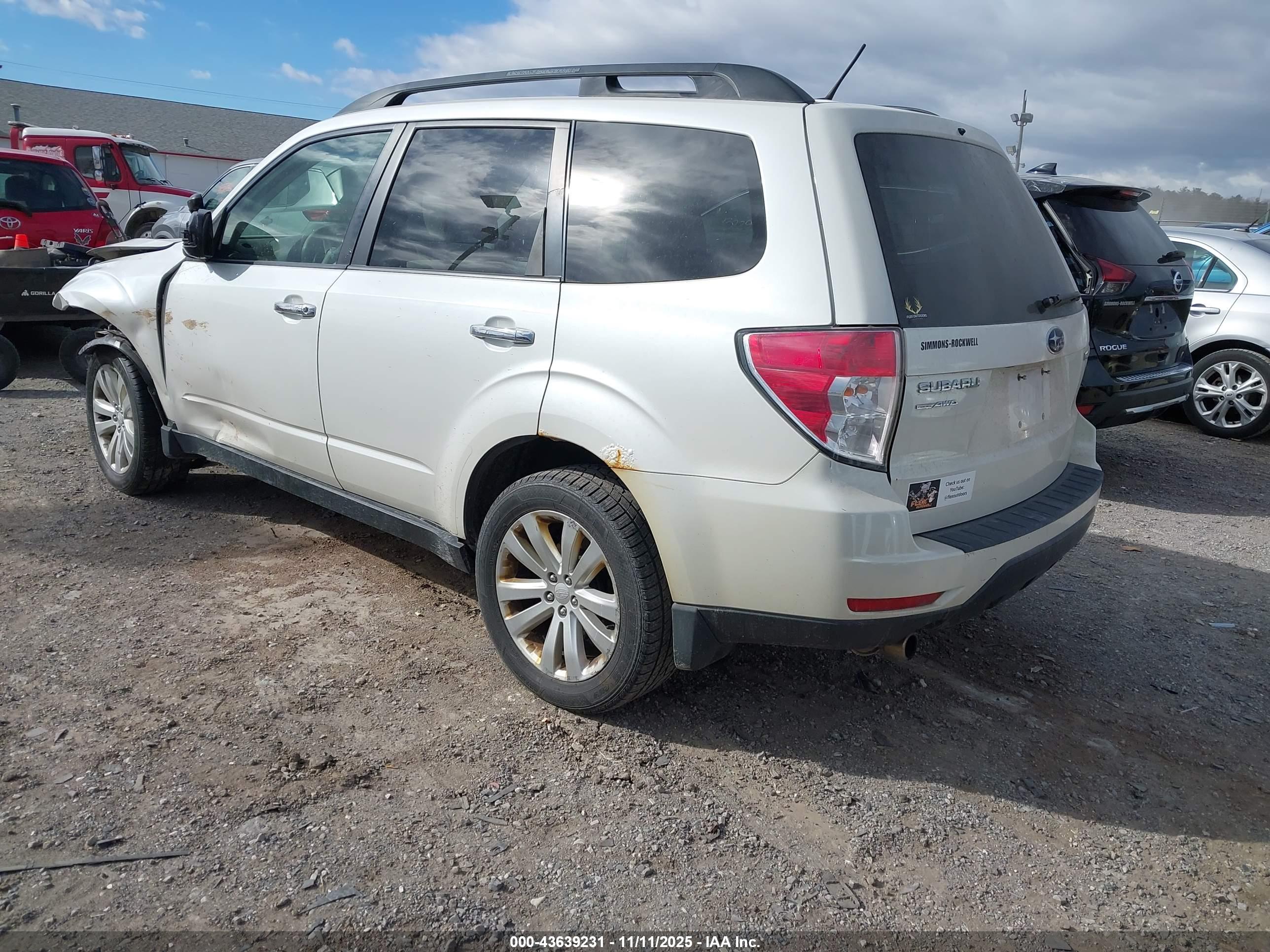SUBARU FORESTER image 3