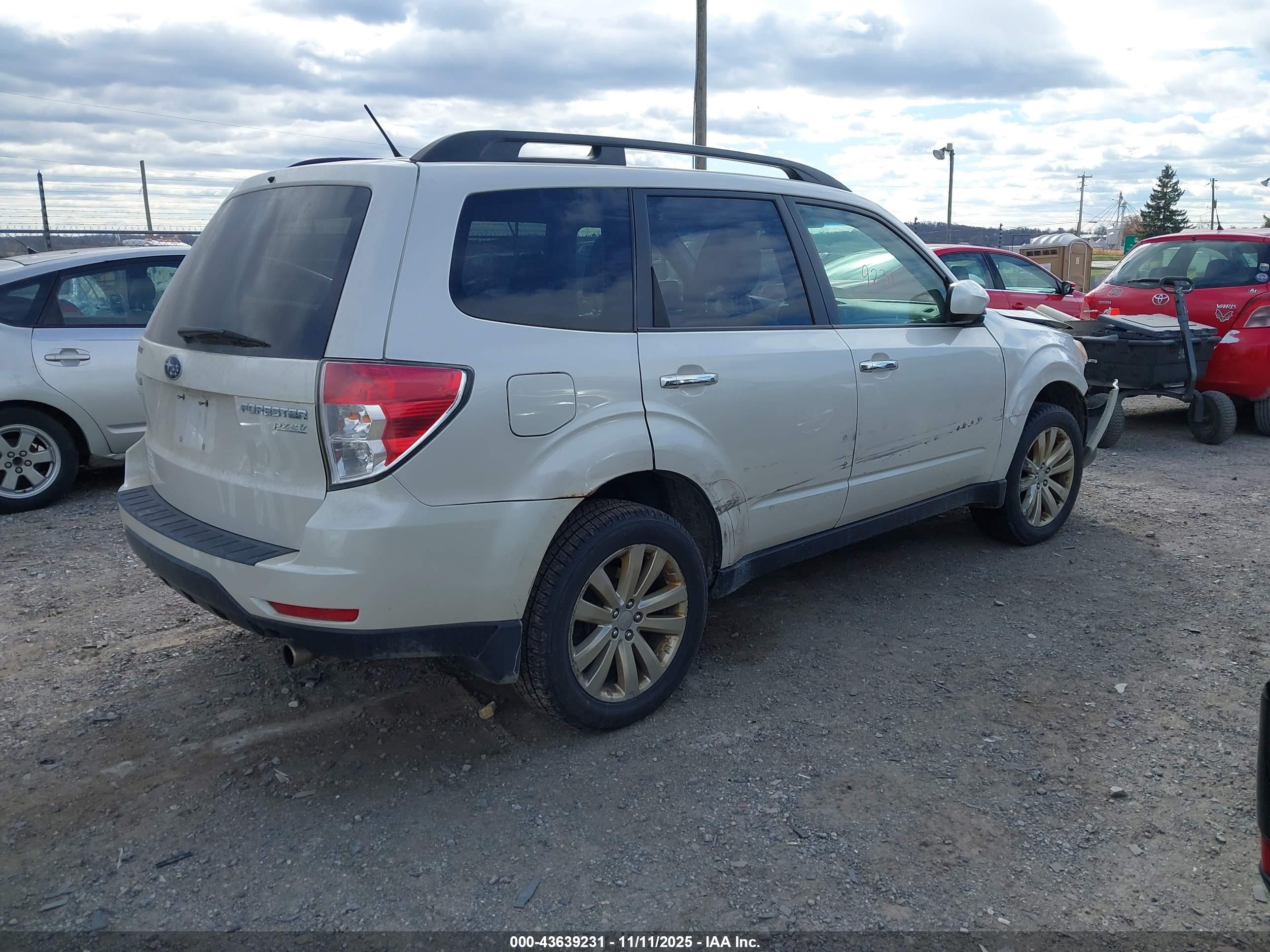 SUBARU FORESTER image 4