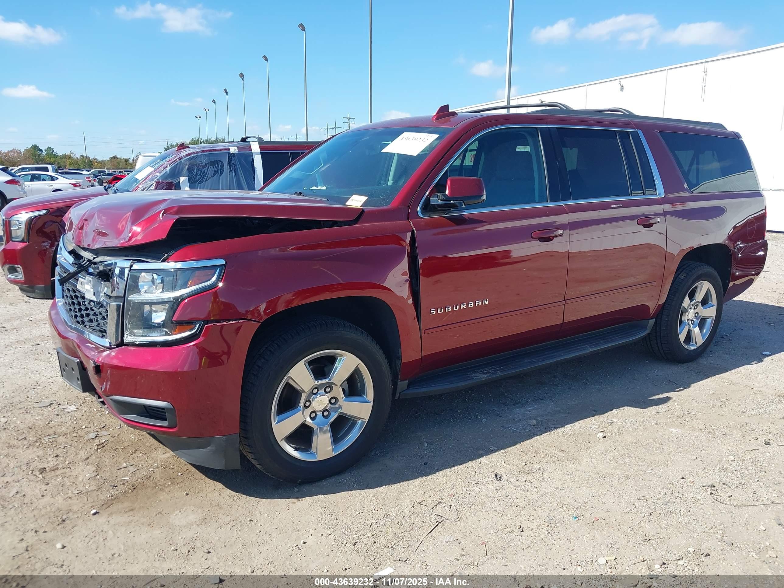 CHEVROLET SUBURBAN image 2