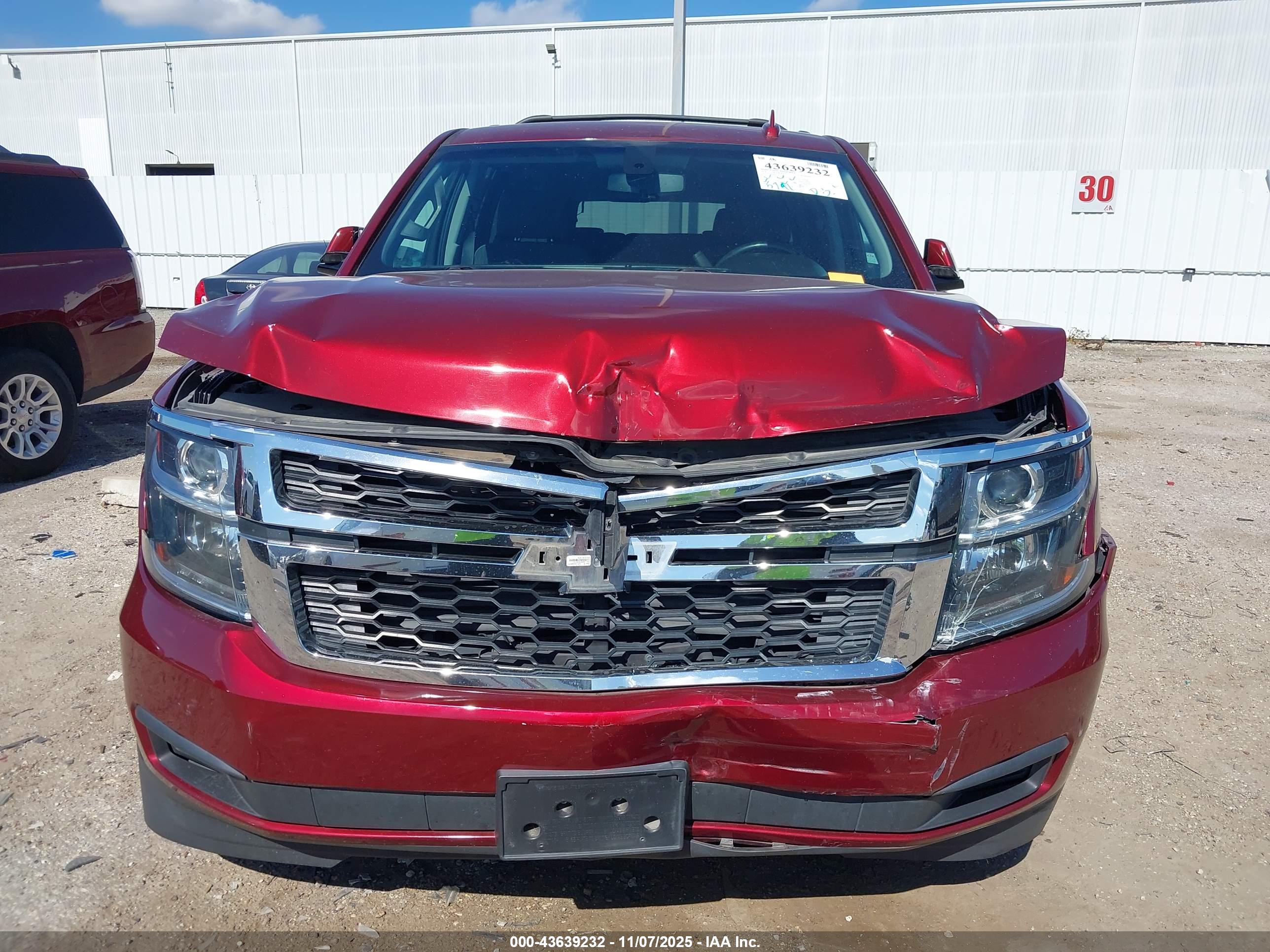 CHEVROLET SUBURBAN image 6