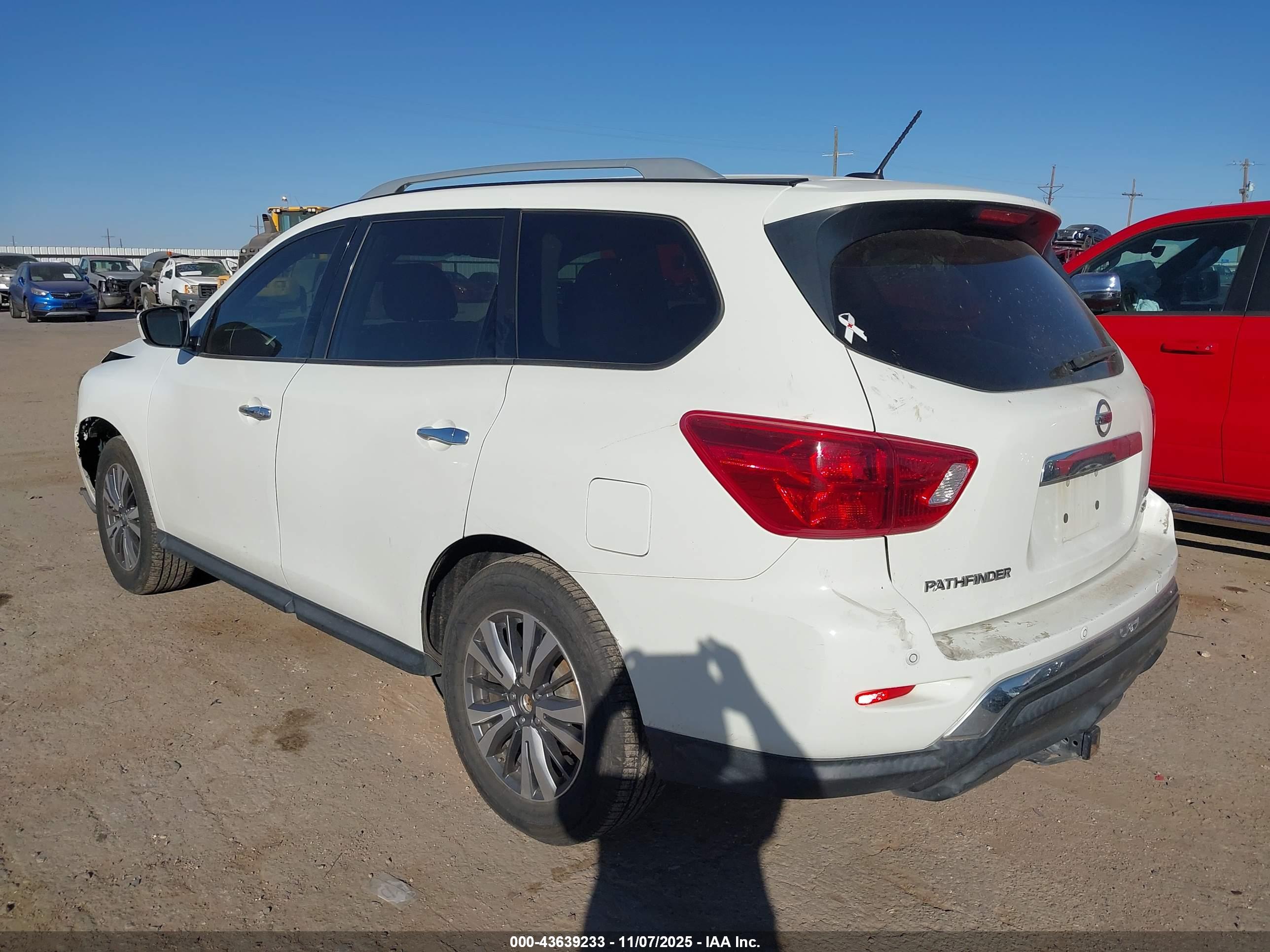 NISSAN PATHFINDER image 3