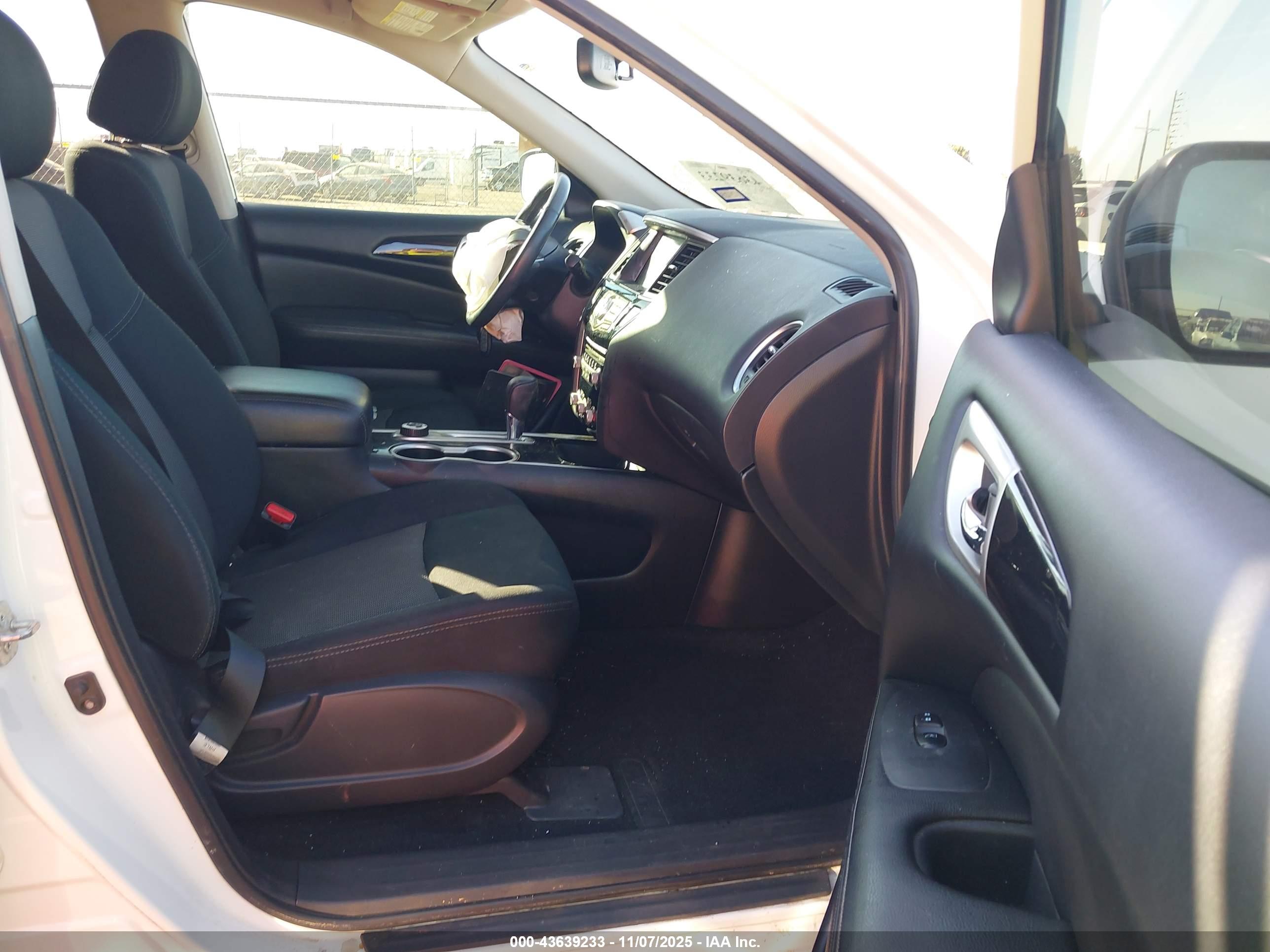 NISSAN PATHFINDER image 5