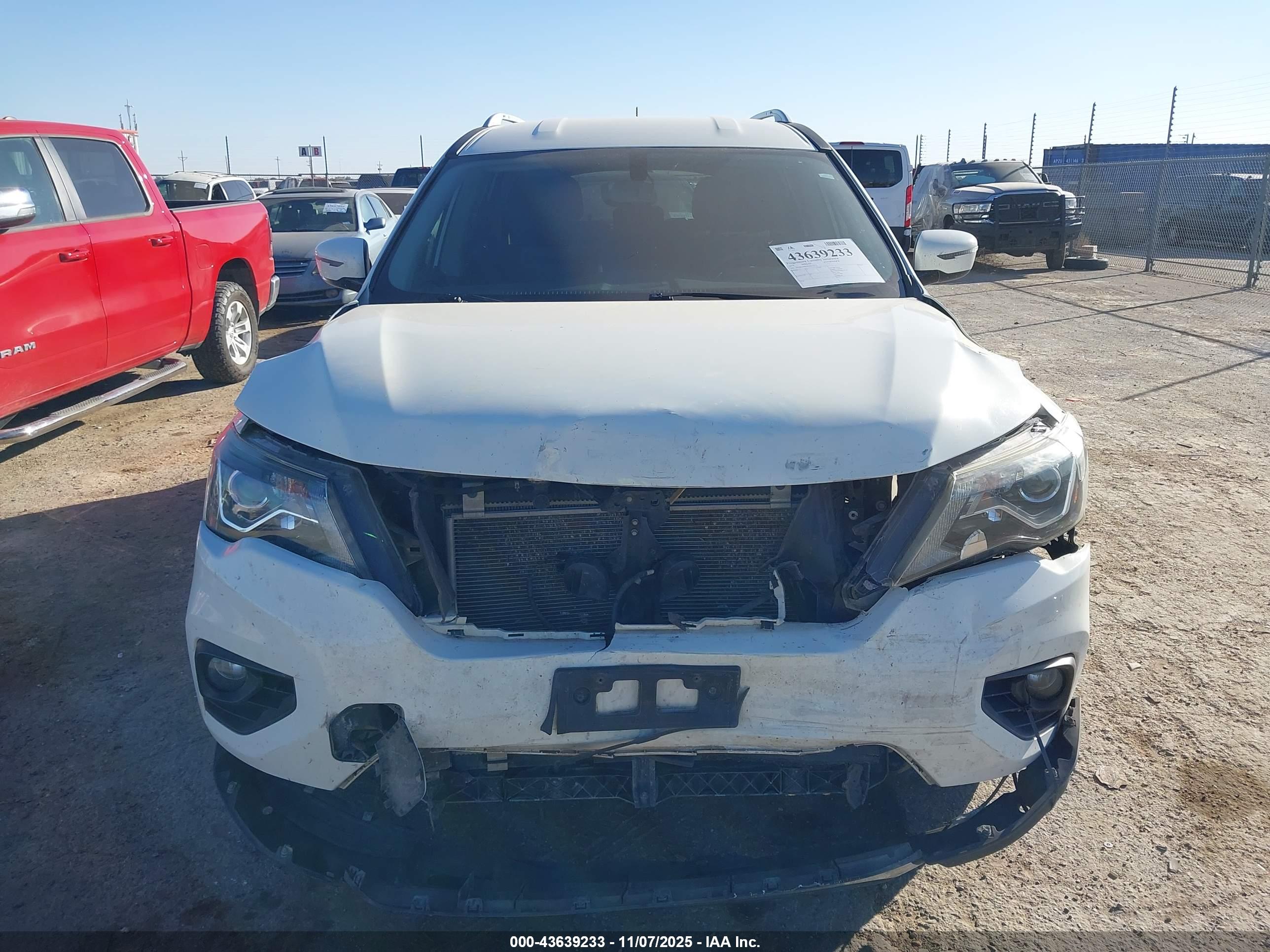 NISSAN PATHFINDER image 6