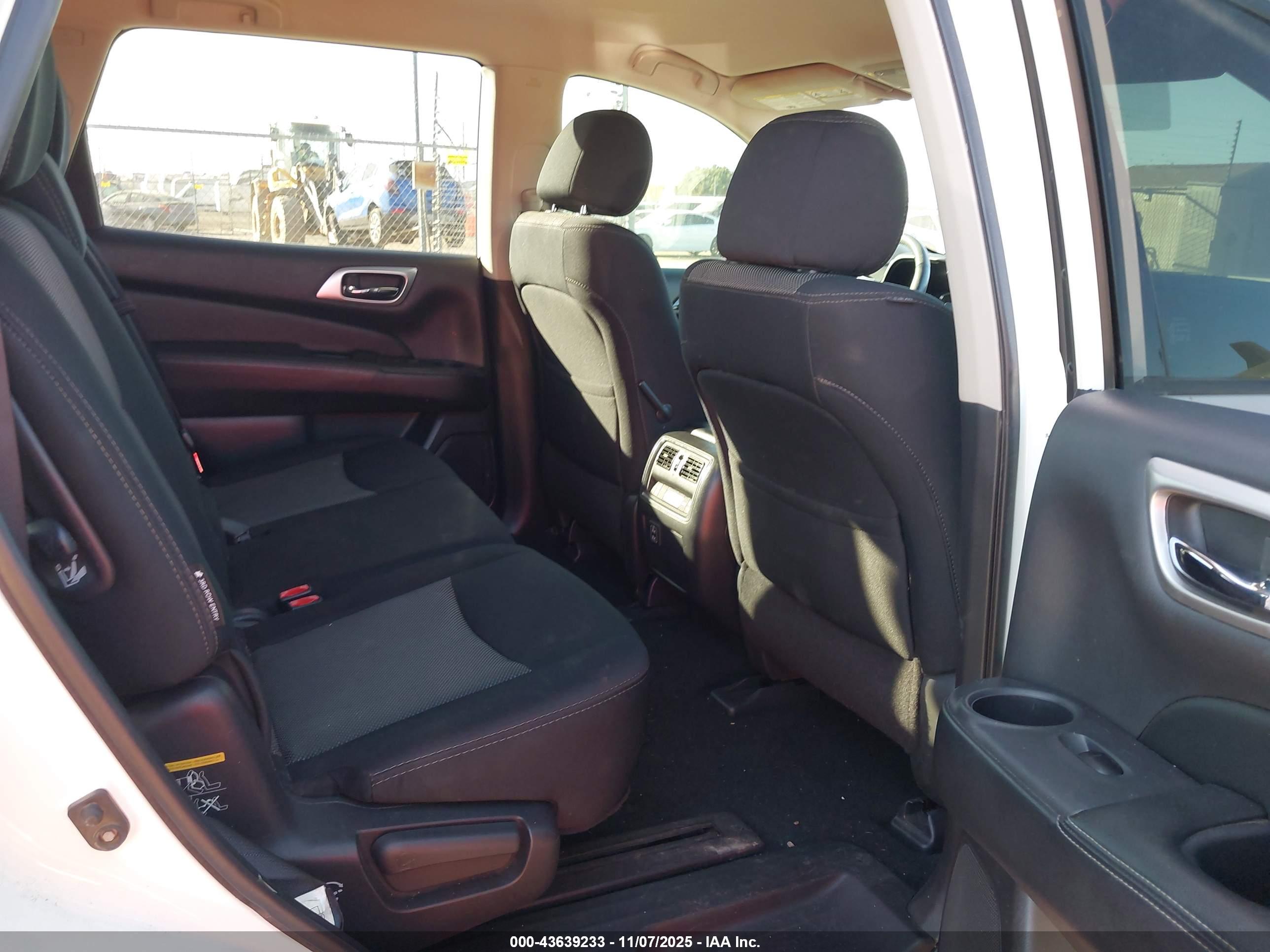NISSAN PATHFINDER image 8