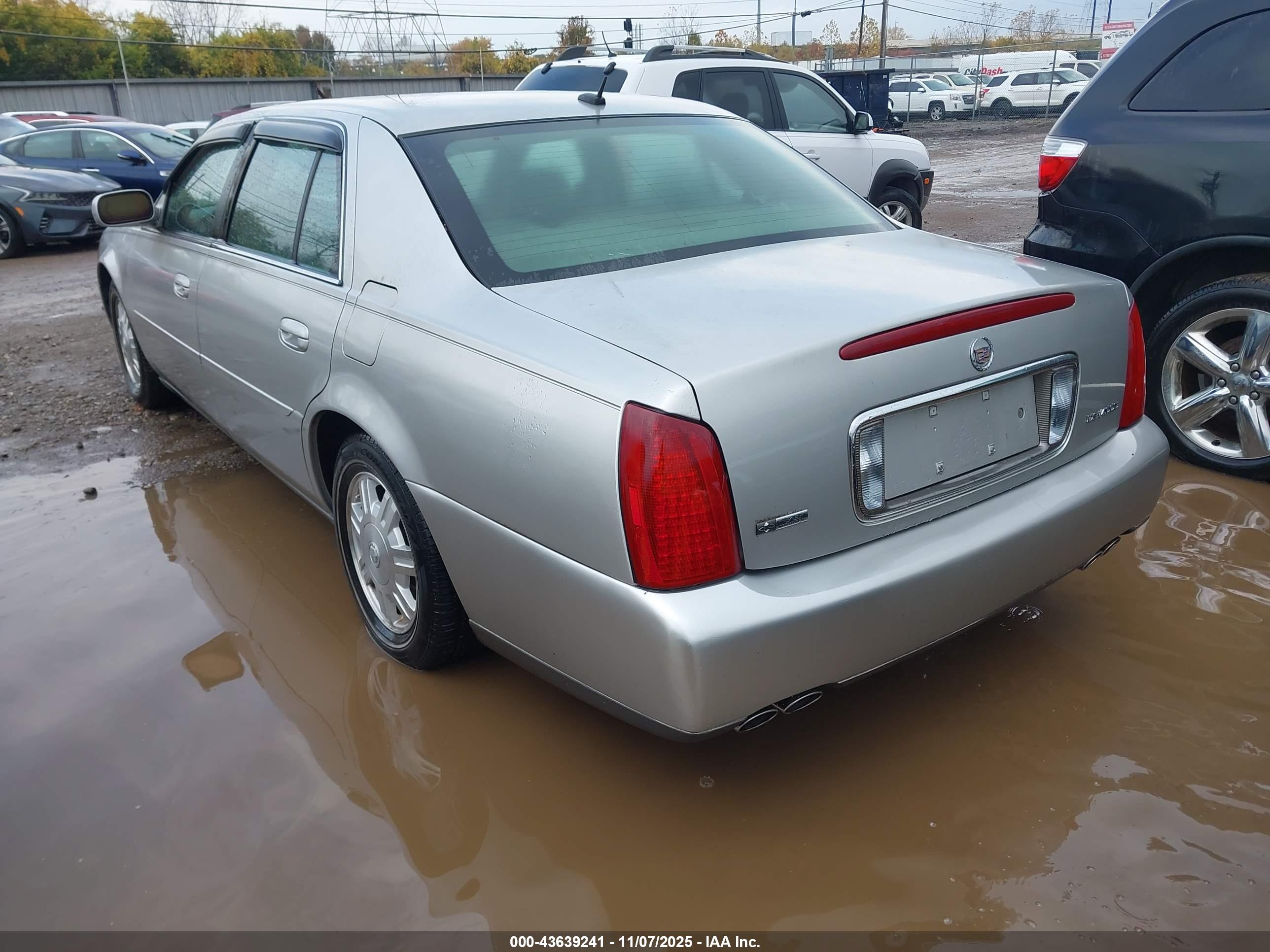 CADILLAC DEVILLE image 3