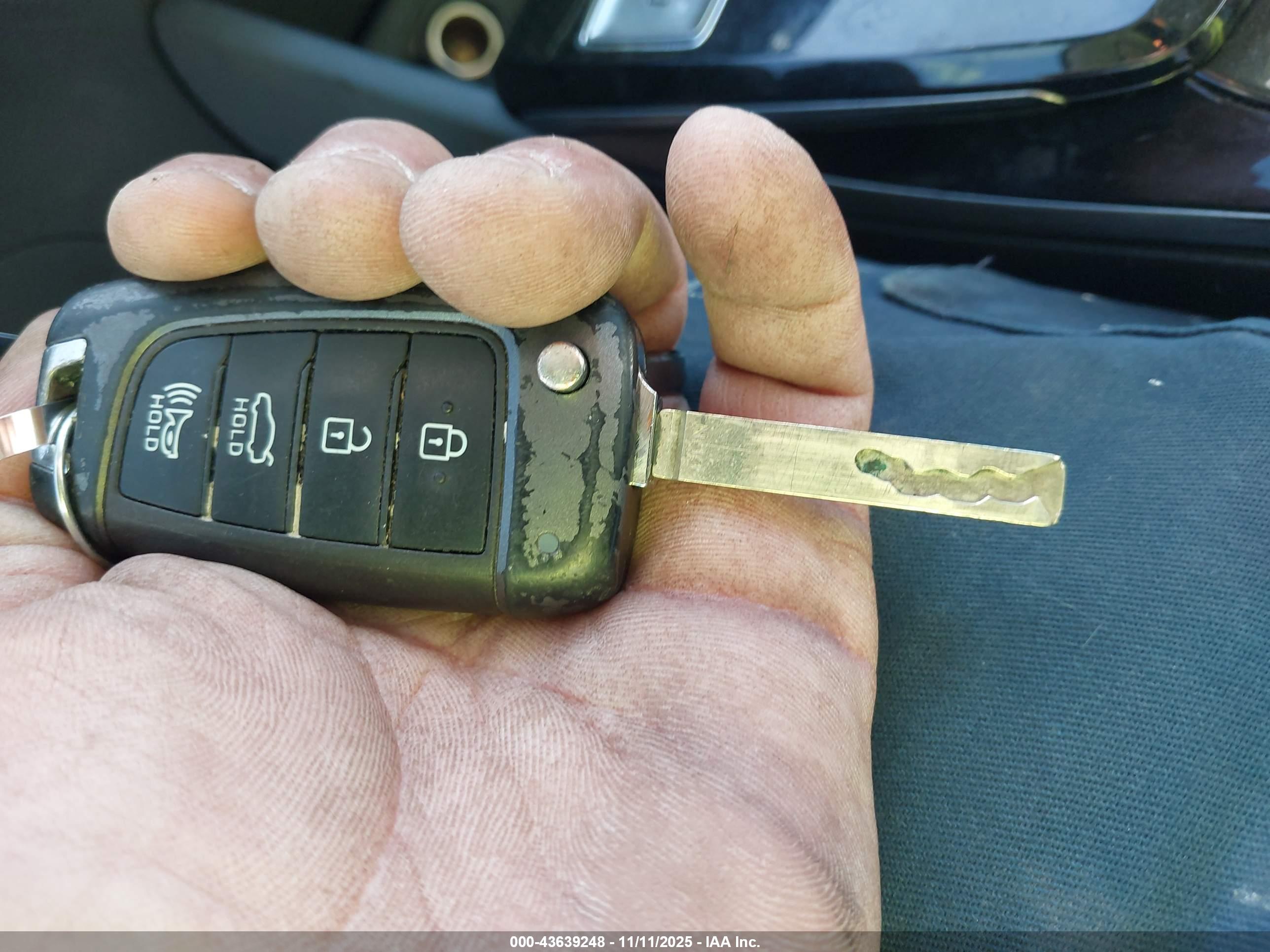 HYUNDAI SONATA image 11