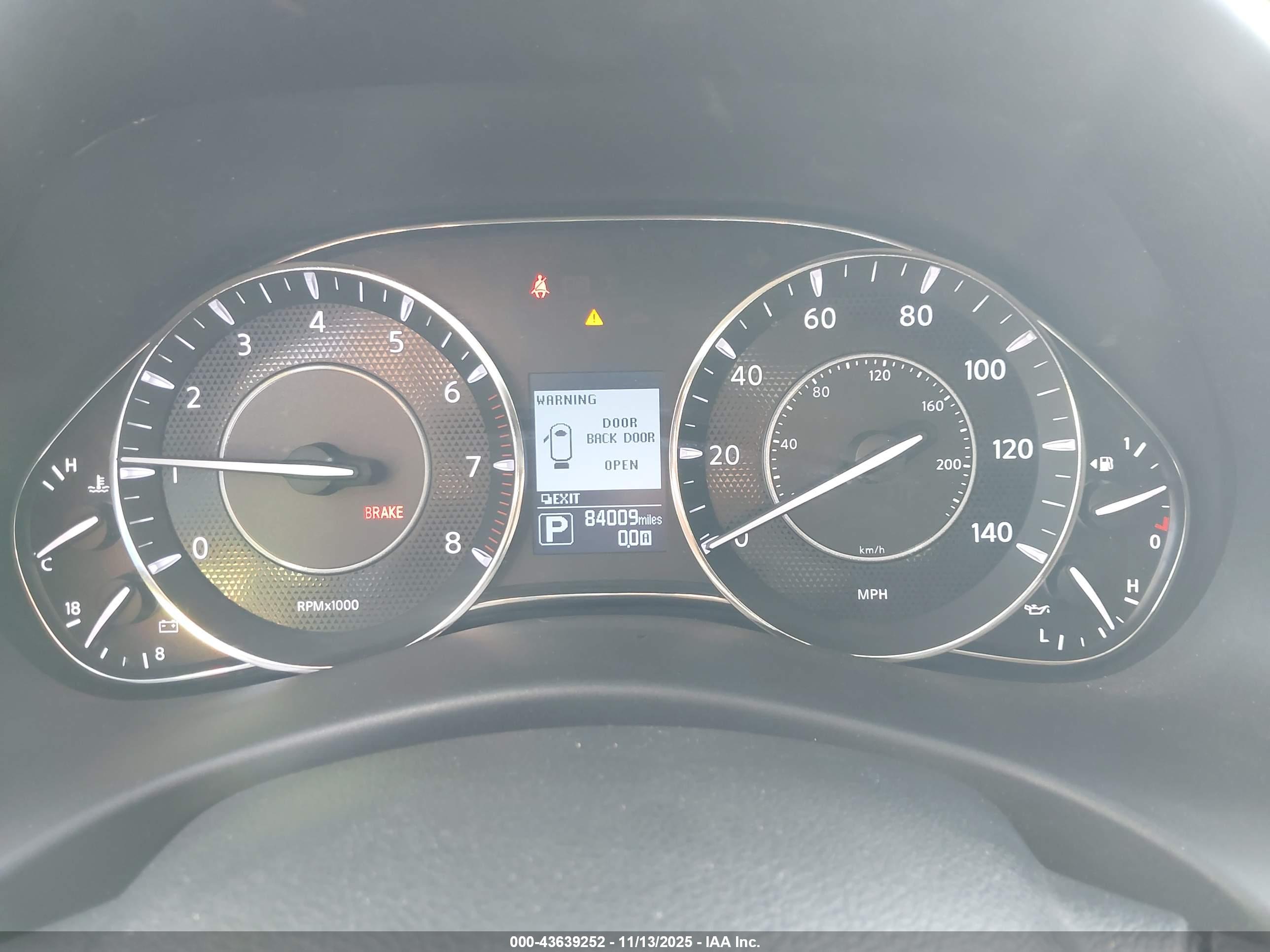 NISSAN ARMADA image 7