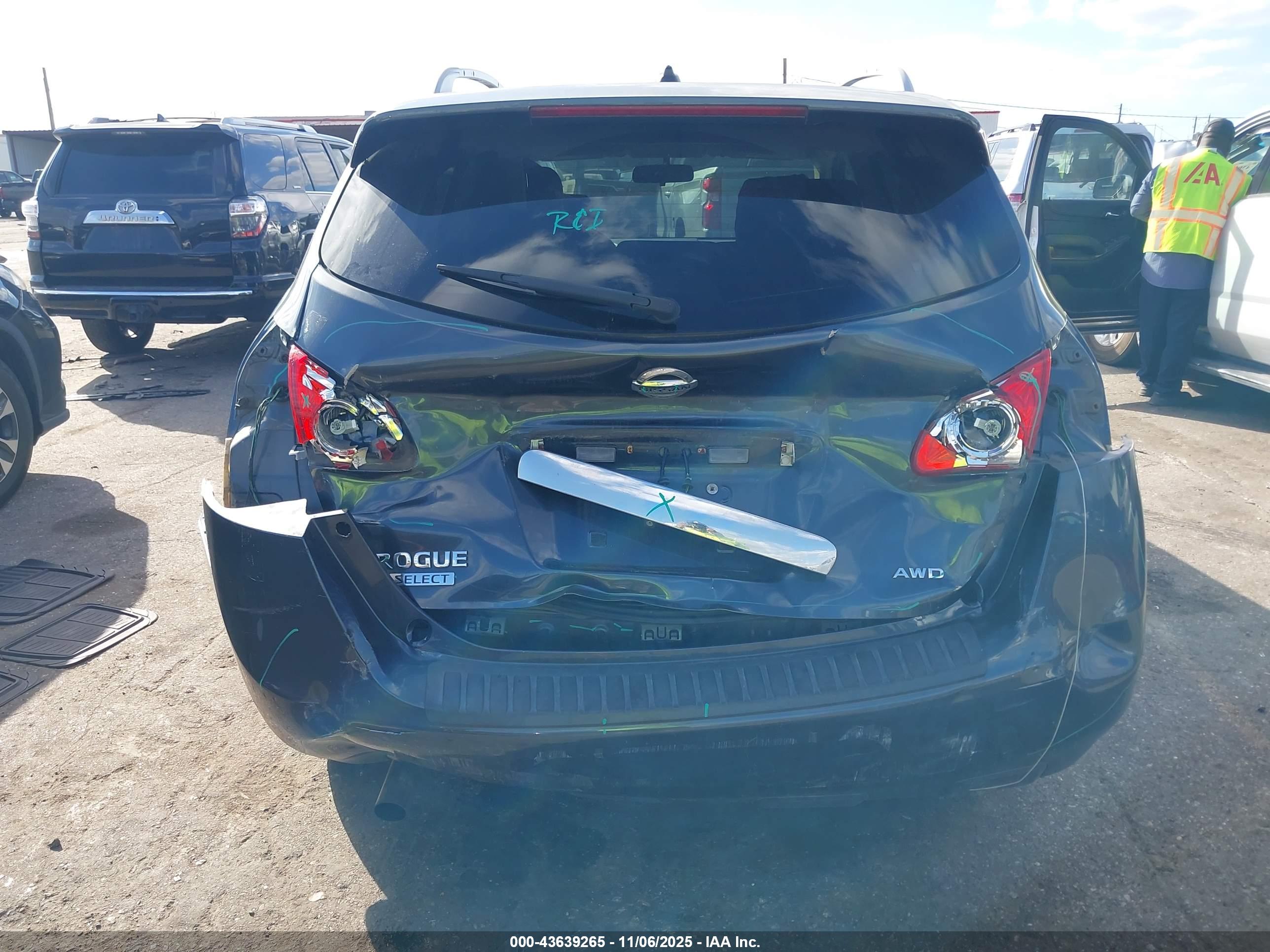 NISSAN ROGUE image 6