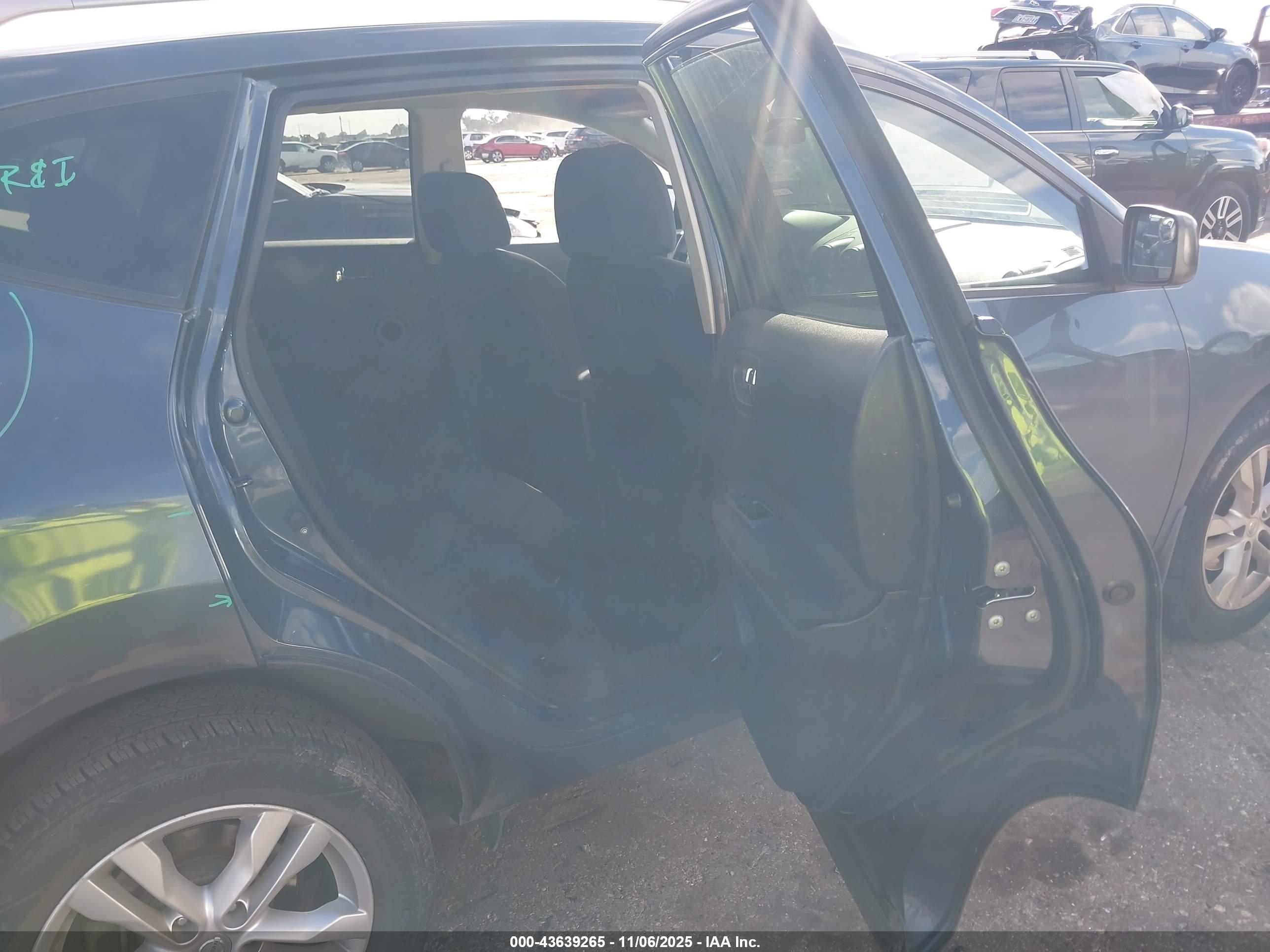 NISSAN ROGUE image 8