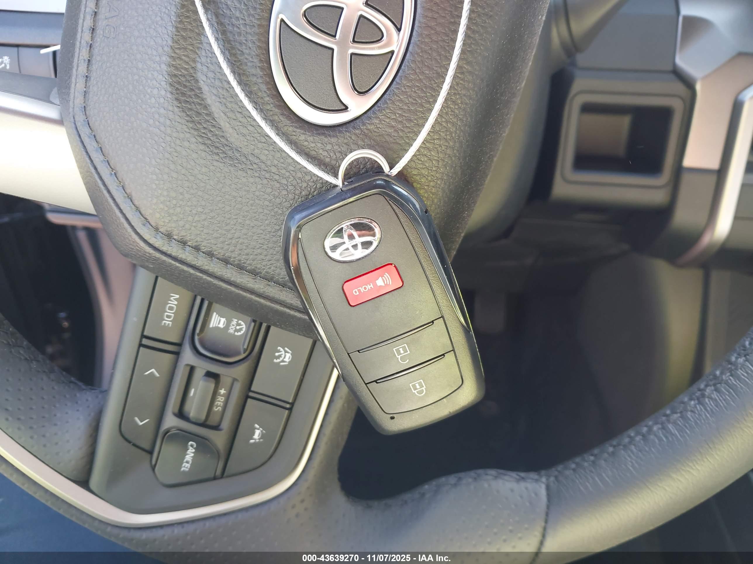 TOYOTA 4RUNNER image 11