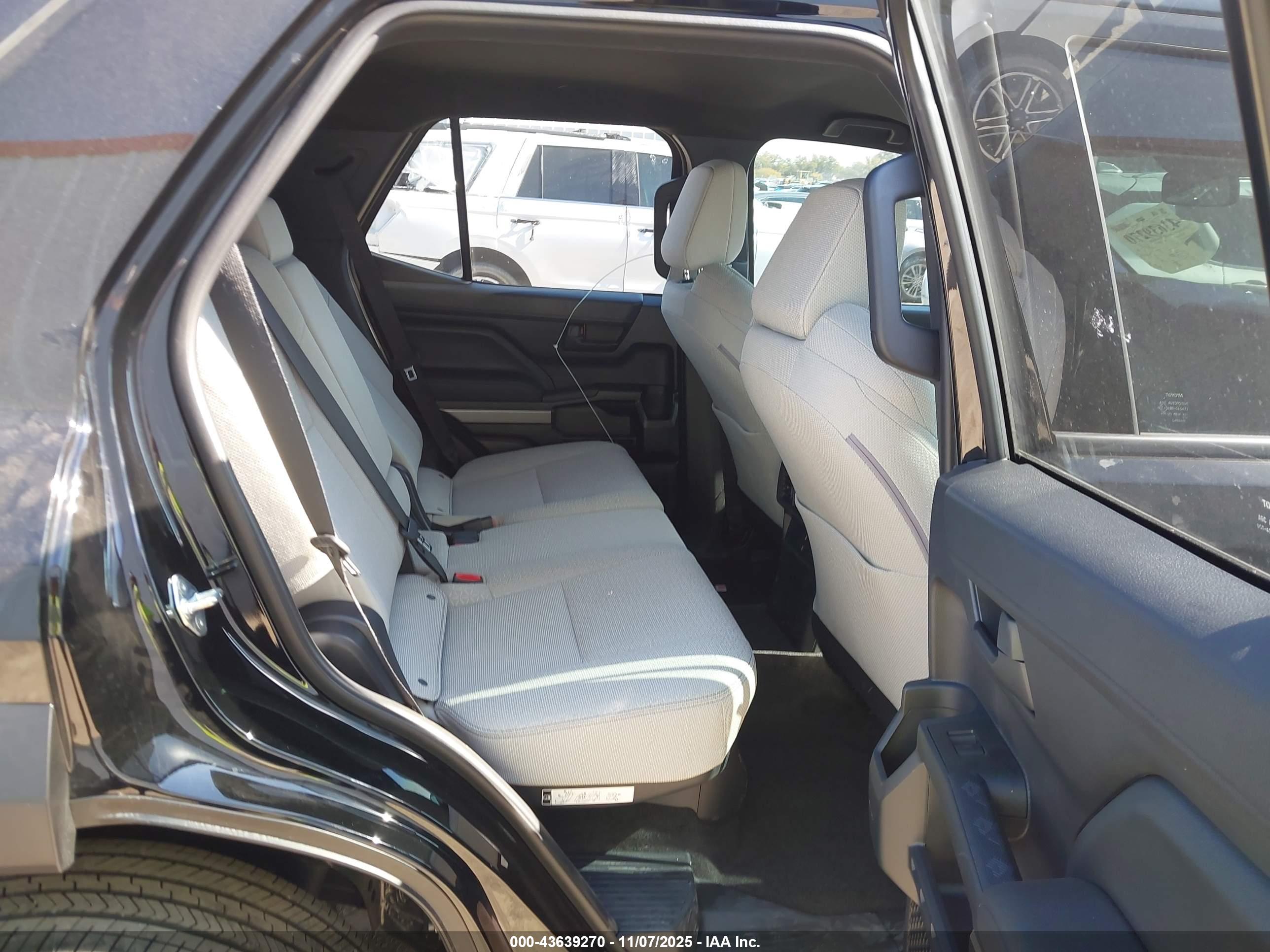 TOYOTA 4RUNNER image 8