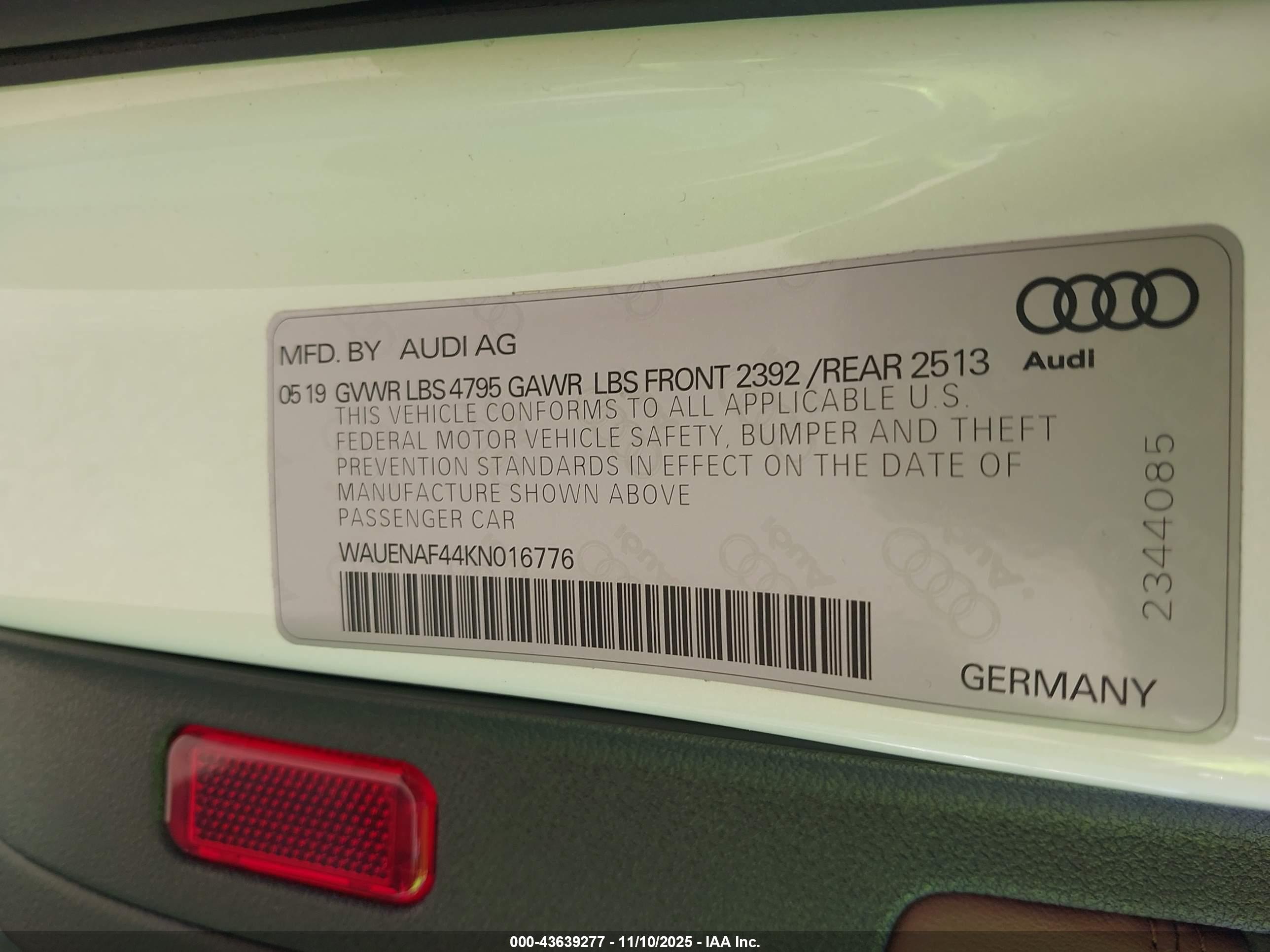 AUDI A4 image 9