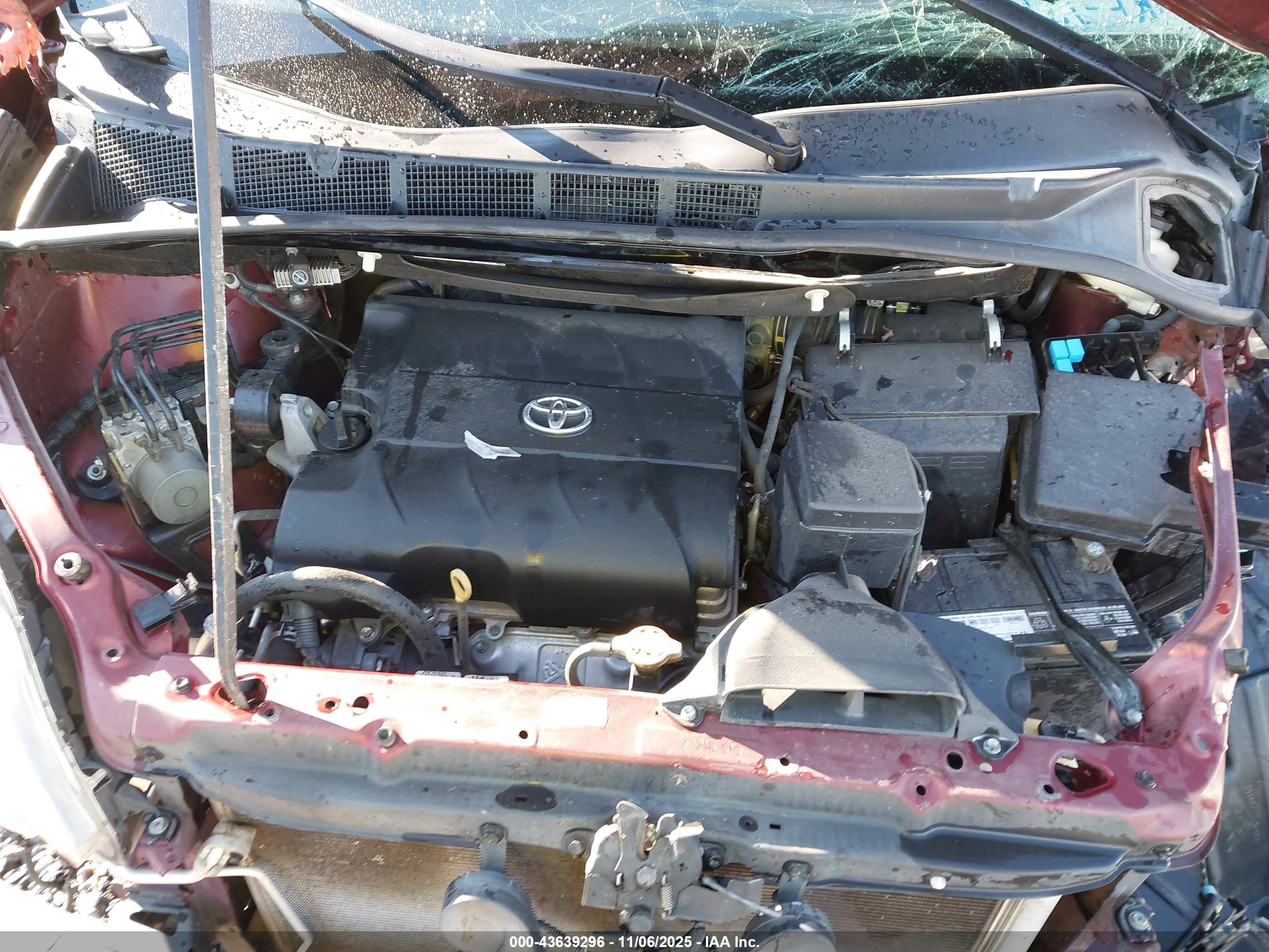 TOYOTA SIENNA image 10