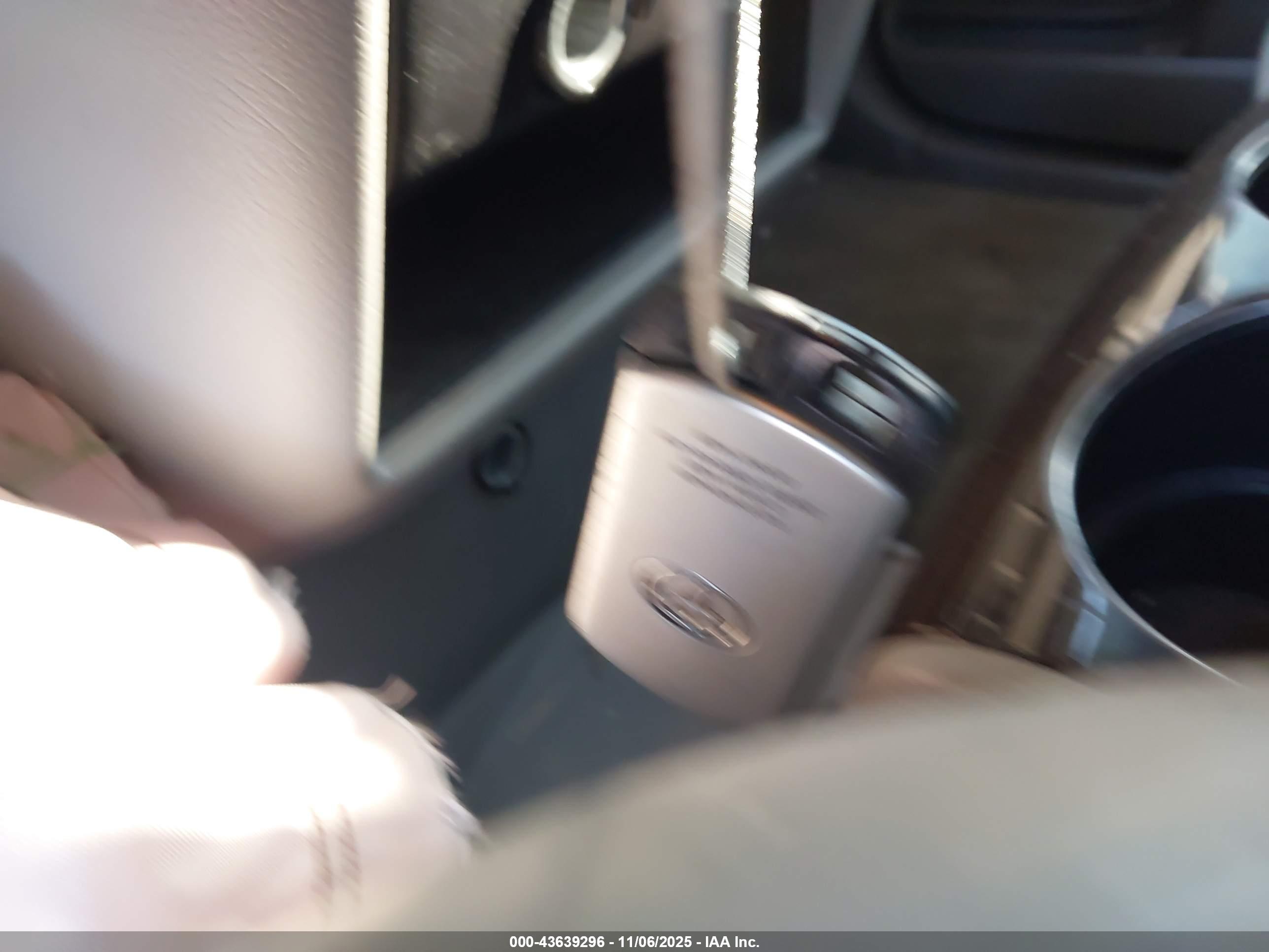 TOYOTA SIENNA image 11