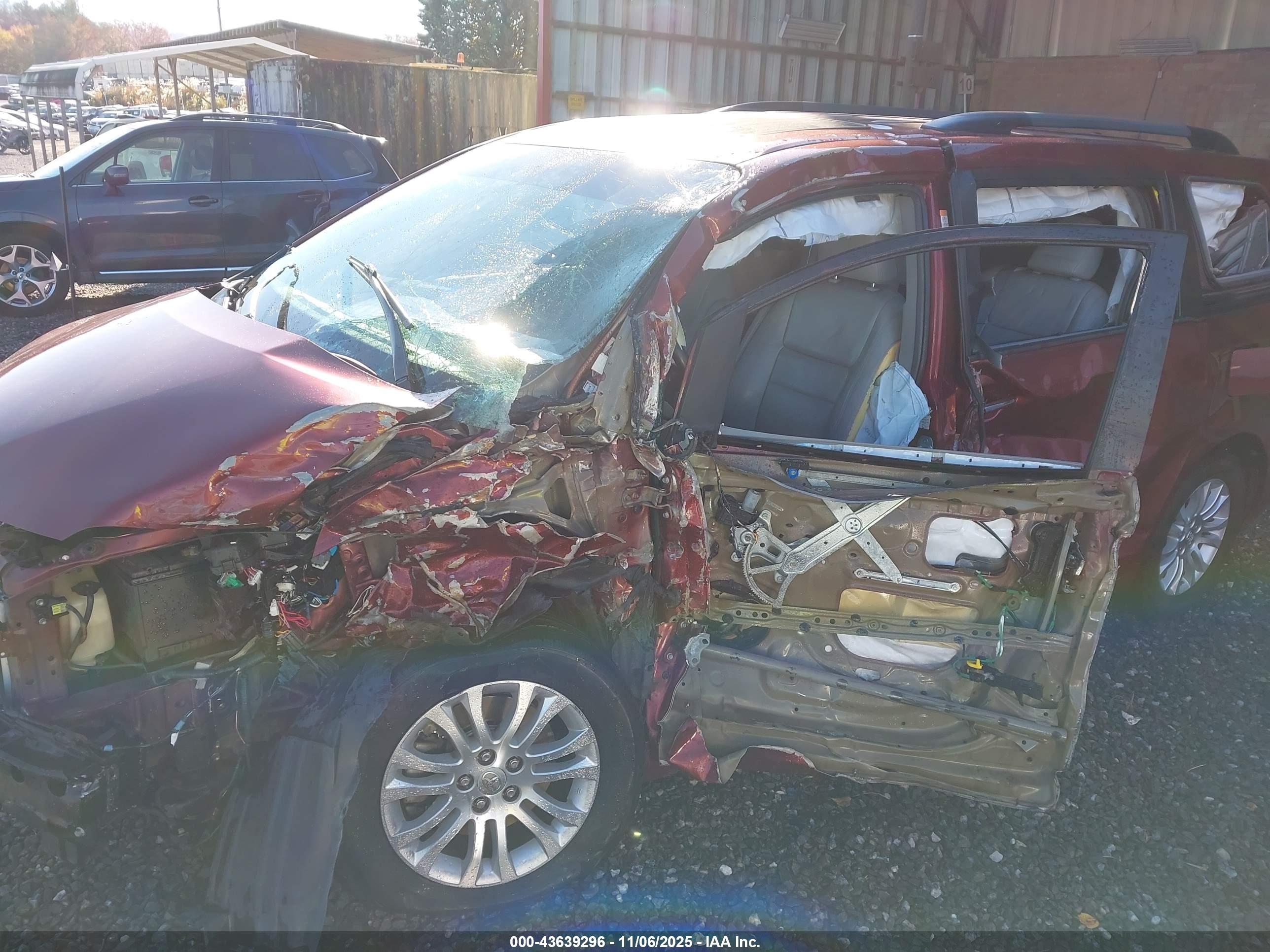 TOYOTA SIENNA image 6