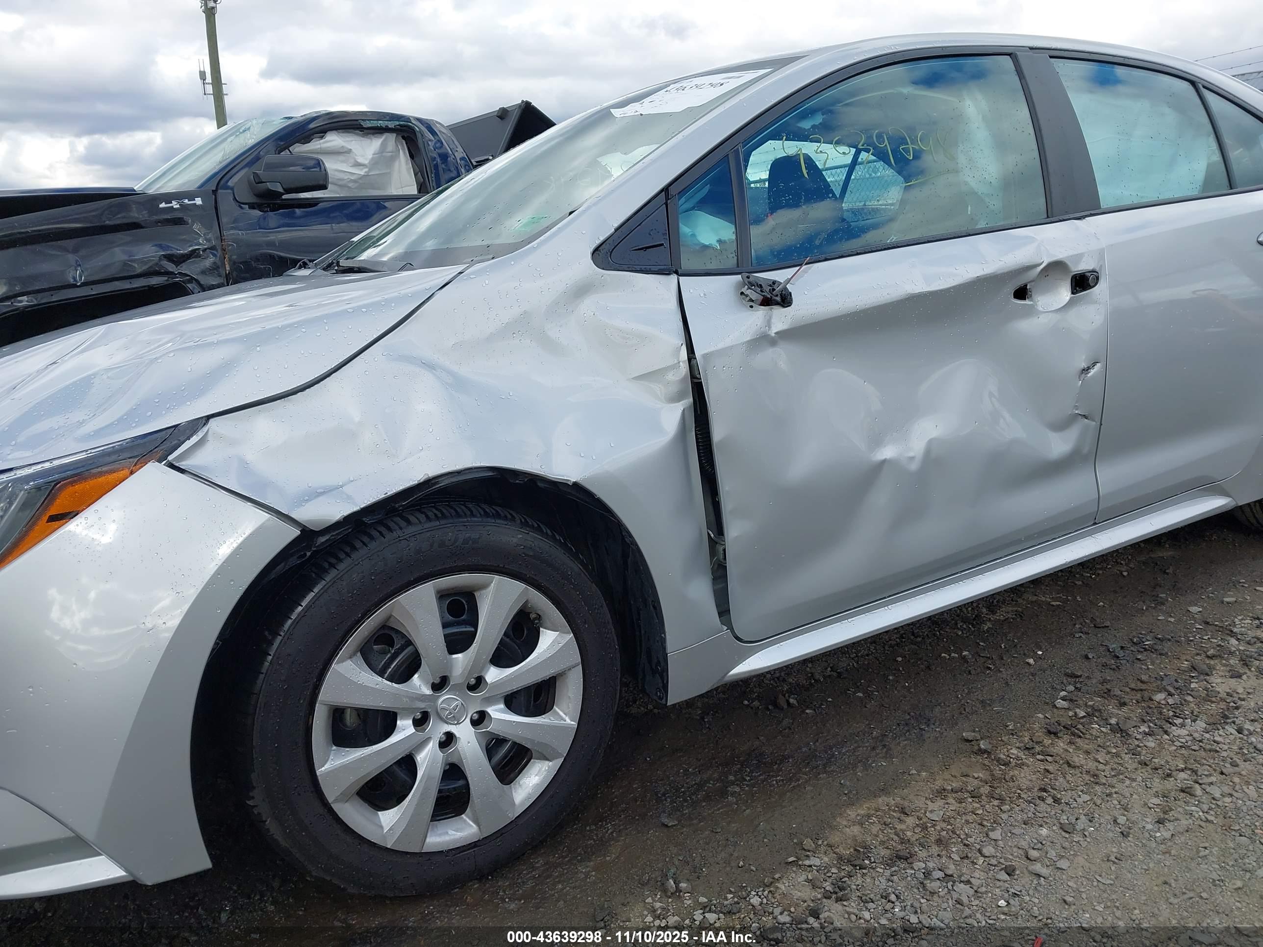 TOYOTA COROLLA image 6