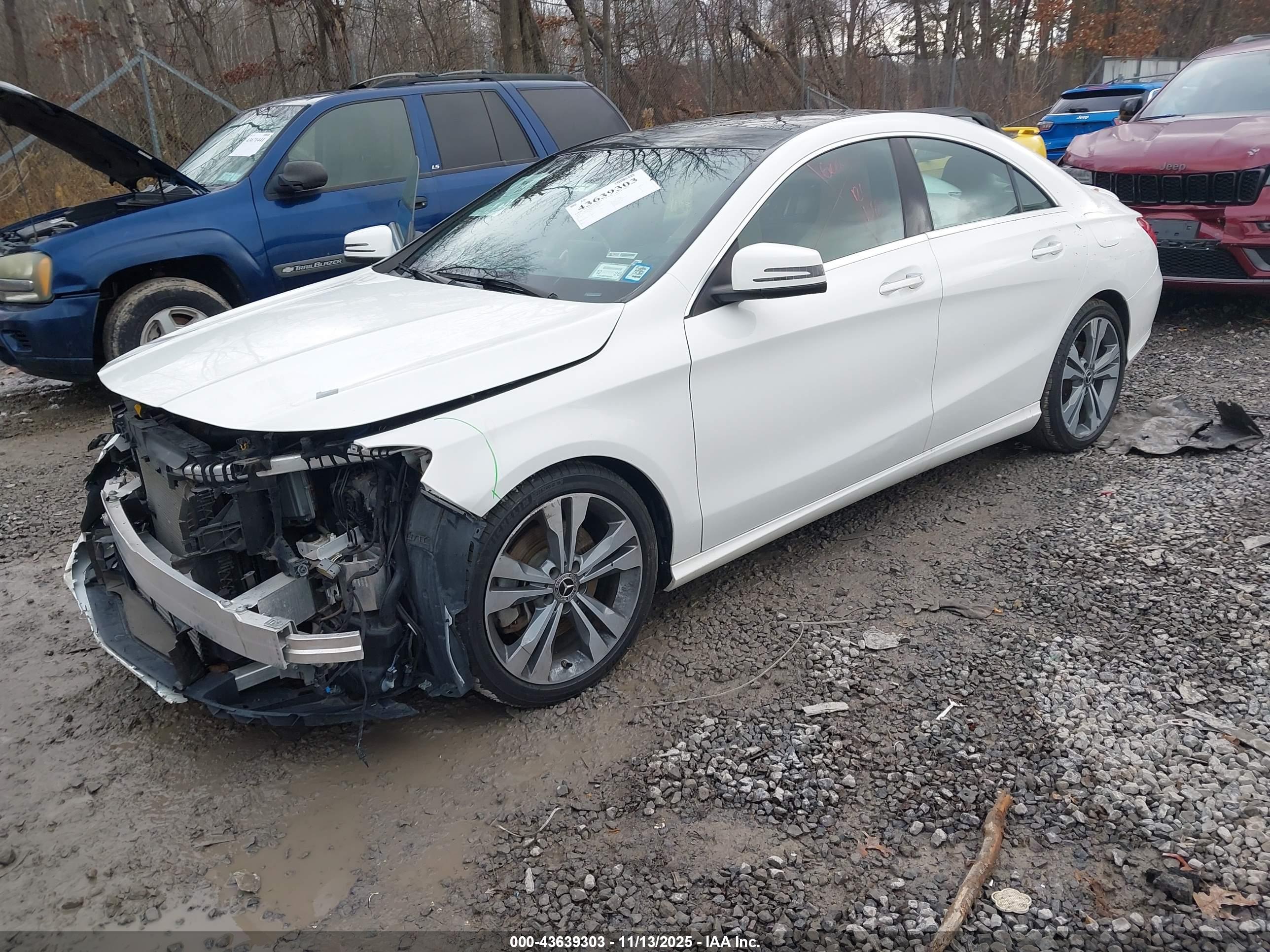 MERCEDES-BENZ CLA image 2