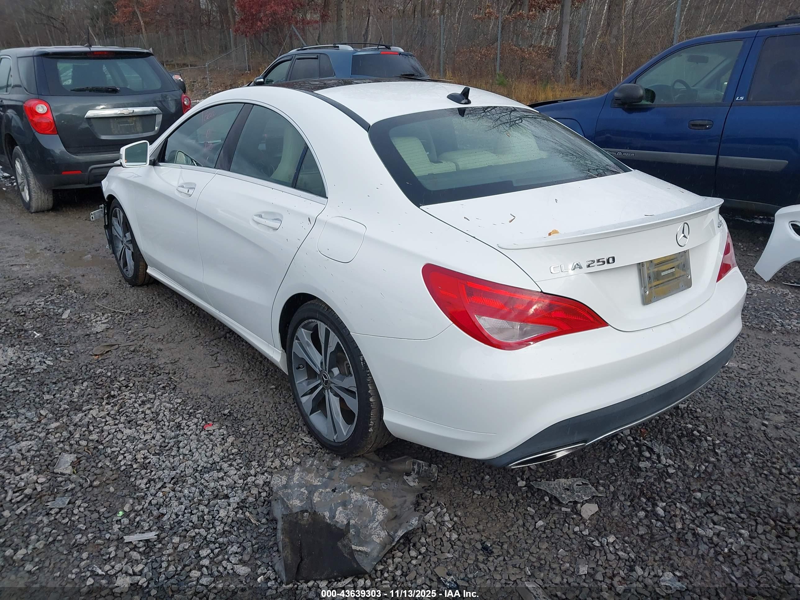 MERCEDES-BENZ CLA image 3