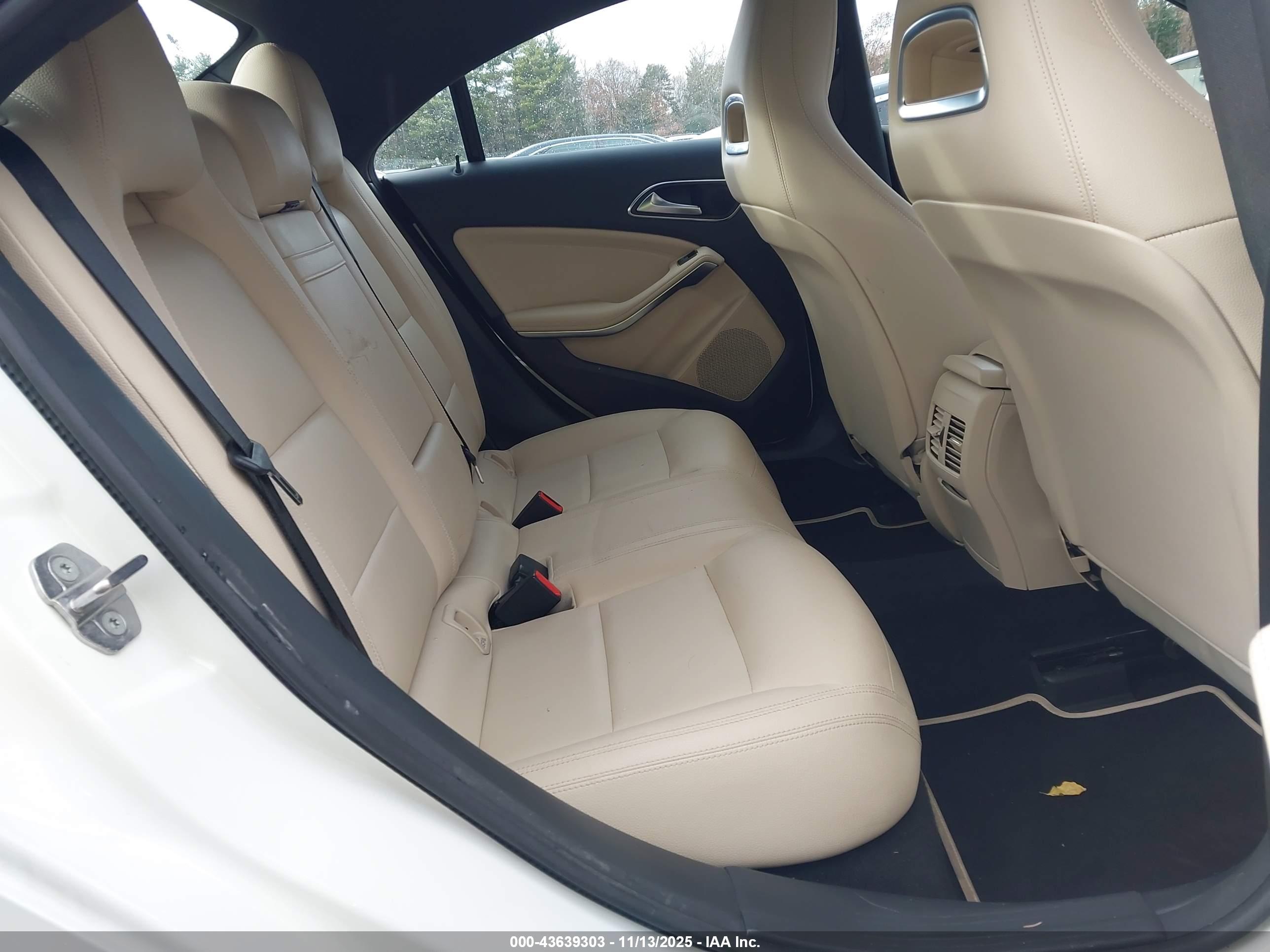 MERCEDES-BENZ CLA image 8