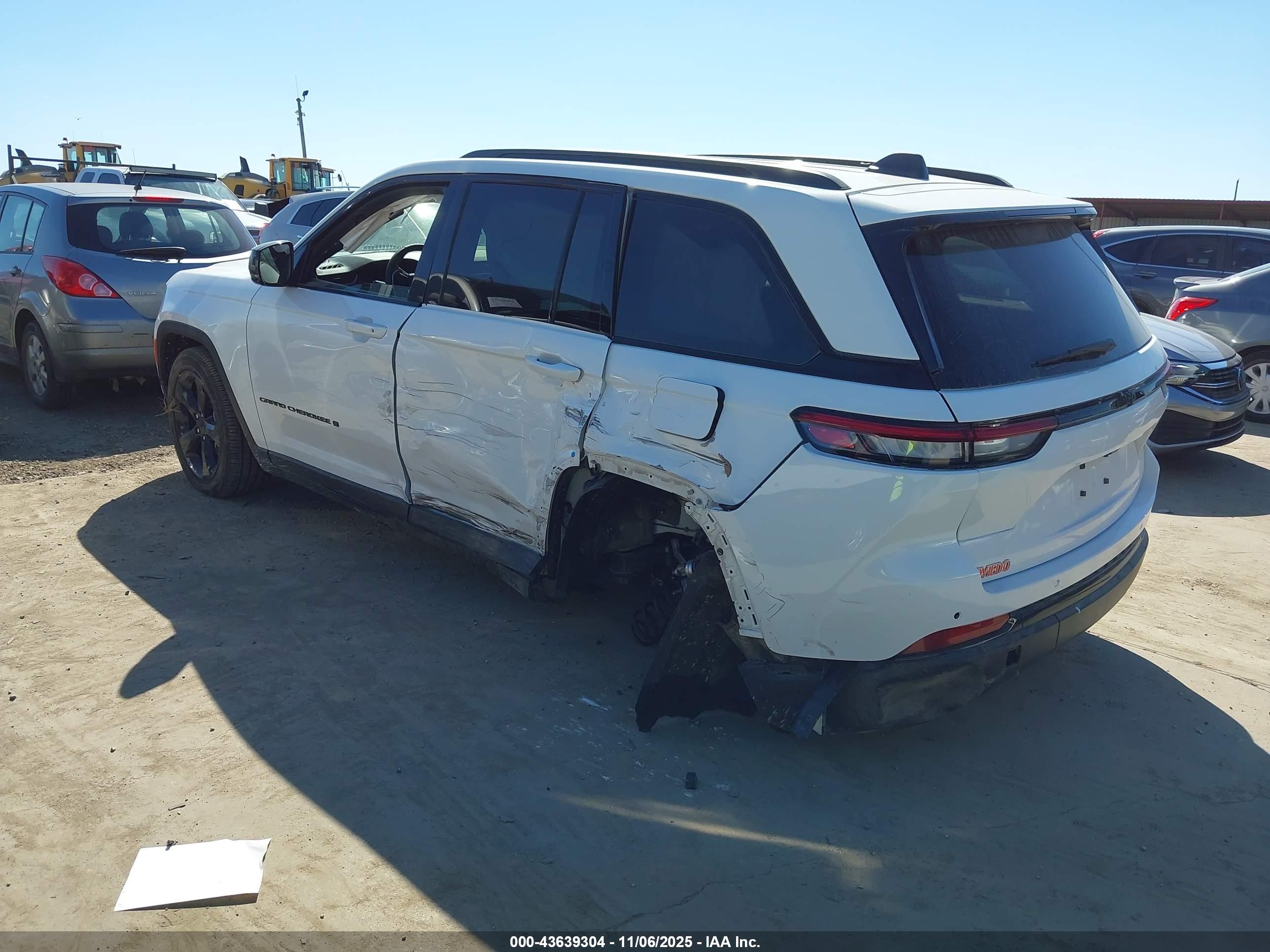 JEEP GRAND image 3