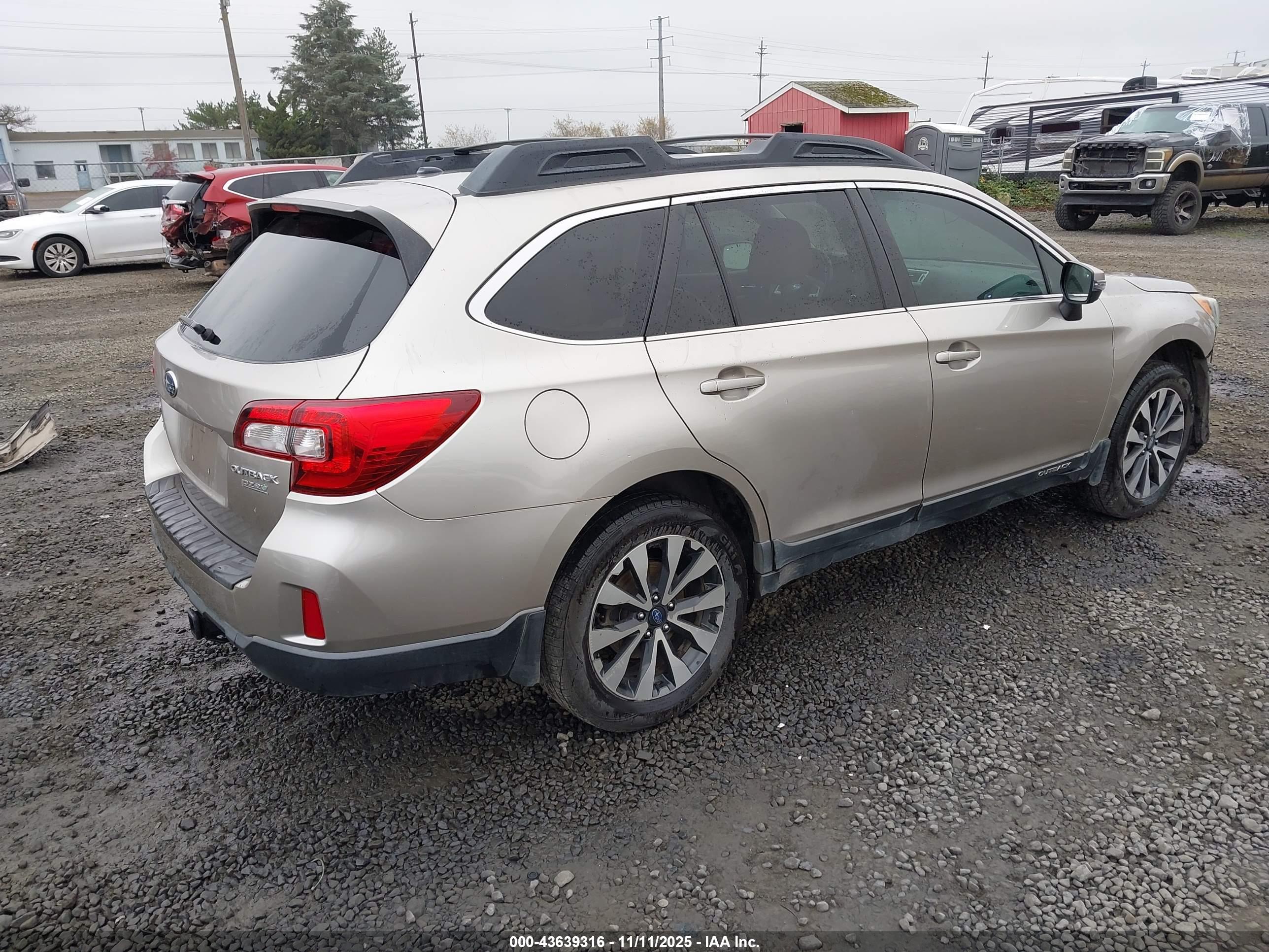 SUBARU OUTBACK image 4