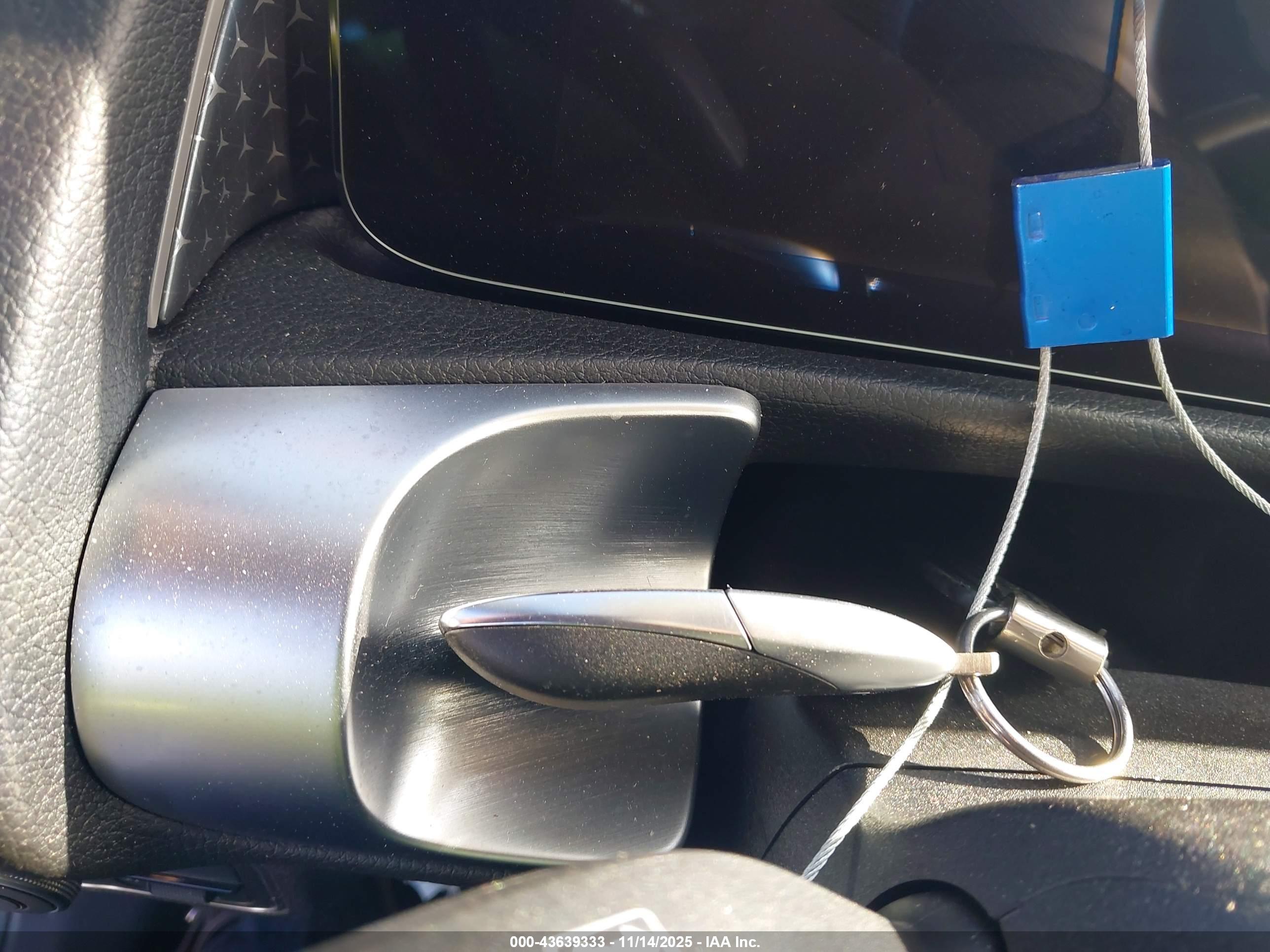 MERCEDES-BENZ EQB image 11