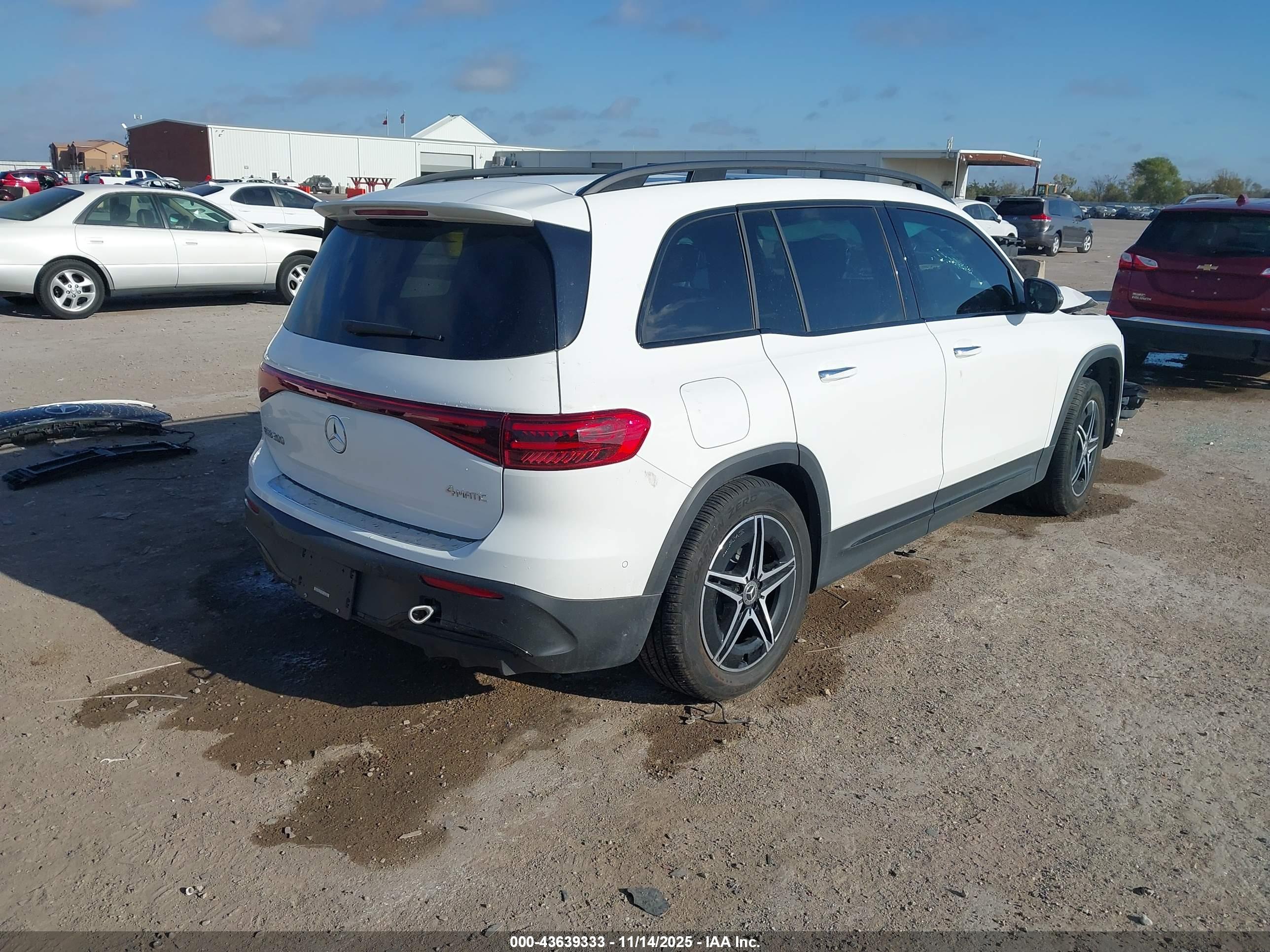 MERCEDES-BENZ EQB image 4