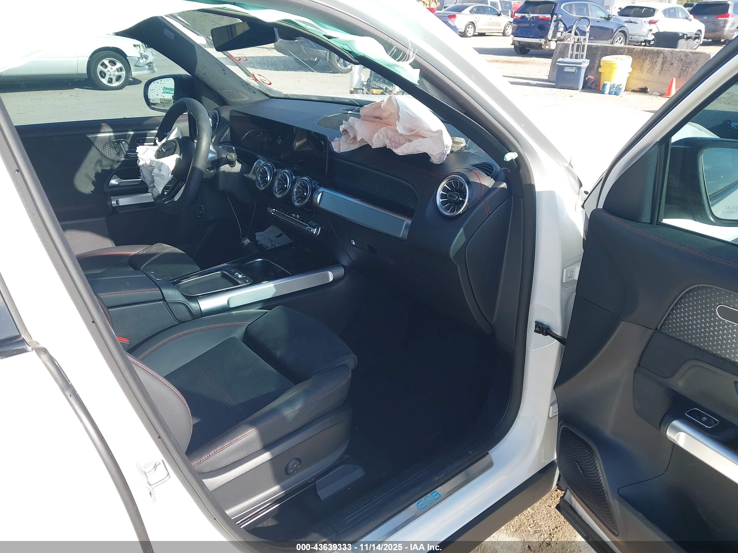 MERCEDES-BENZ EQB image 5