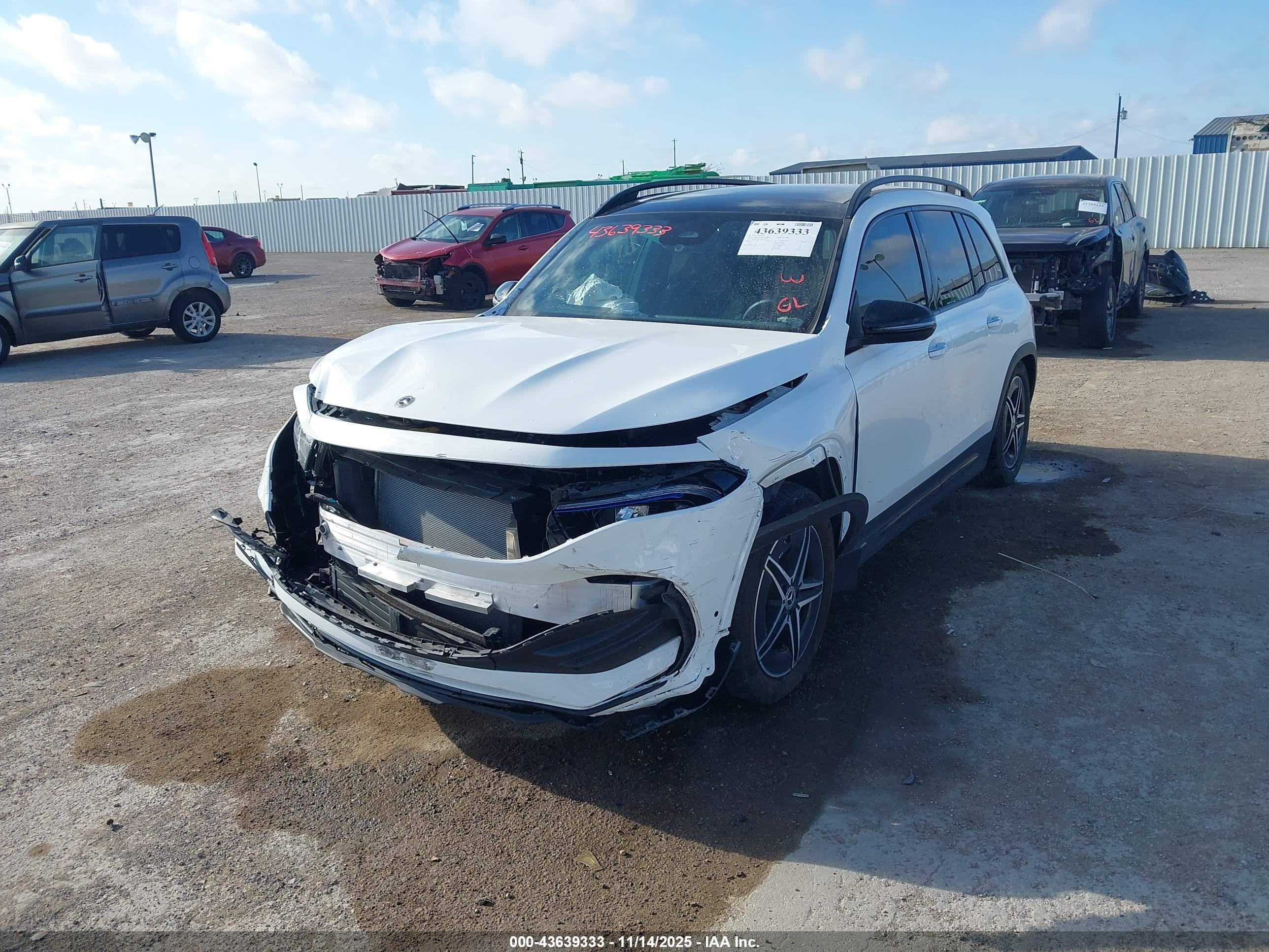 MERCEDES-BENZ EQB image 6