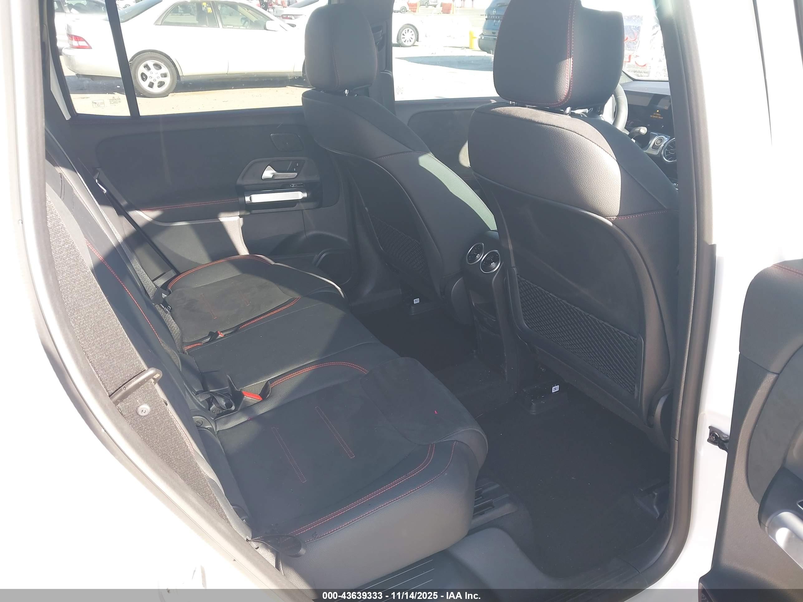 MERCEDES-BENZ EQB image 8