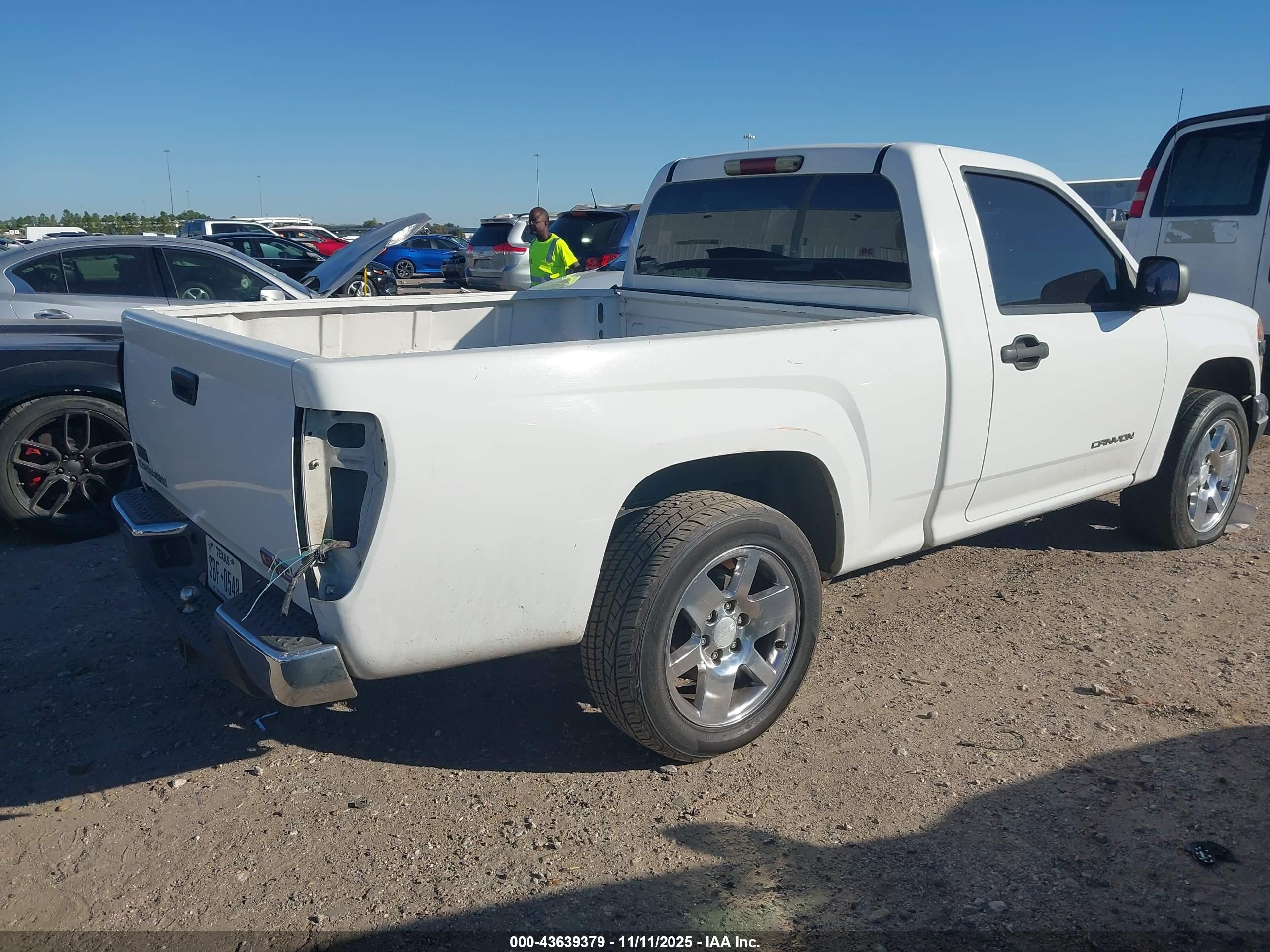 GMC CANYON image 4