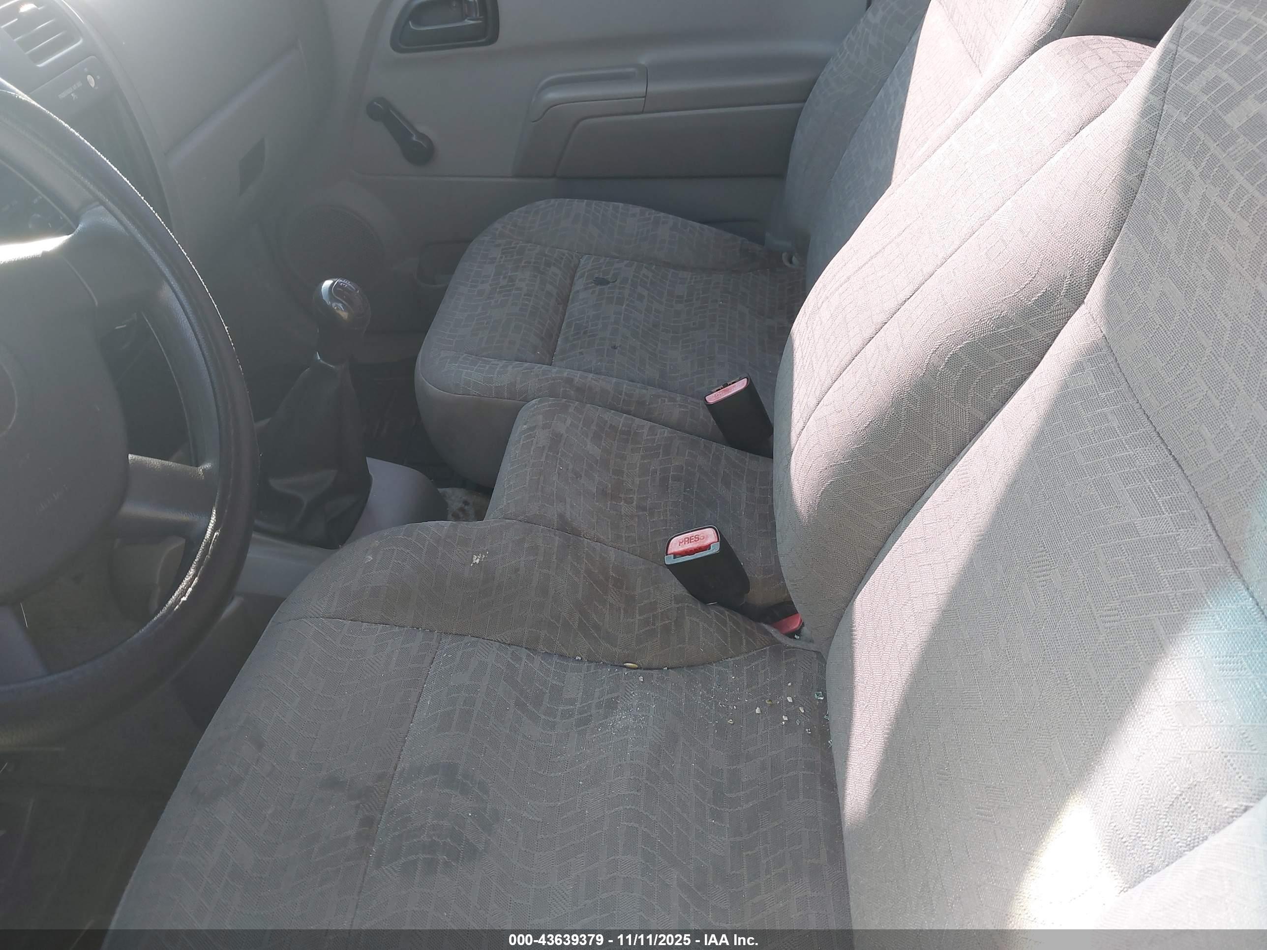 GMC CANYON image 8