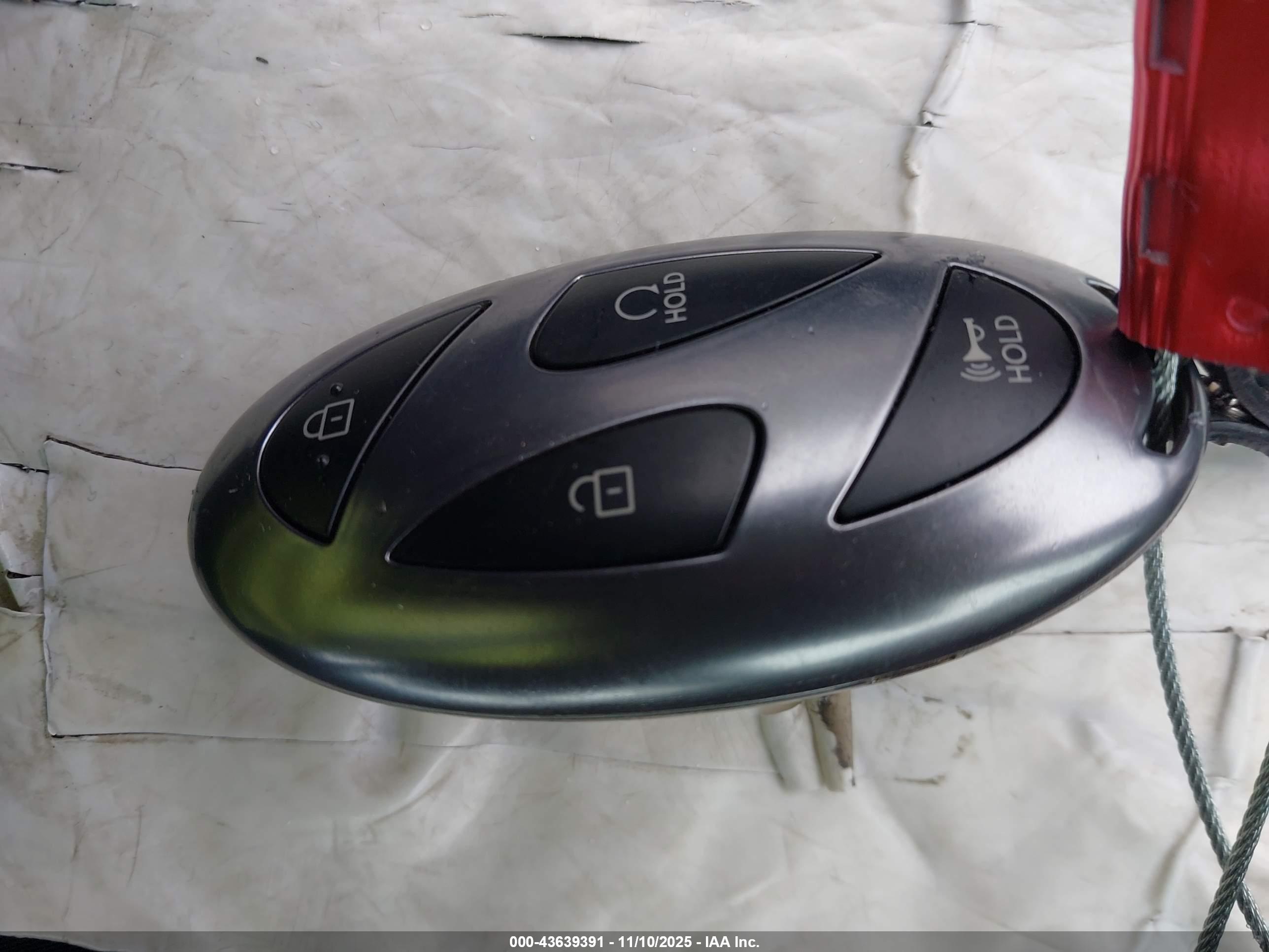 HYUNDAI ELANTRA image 11