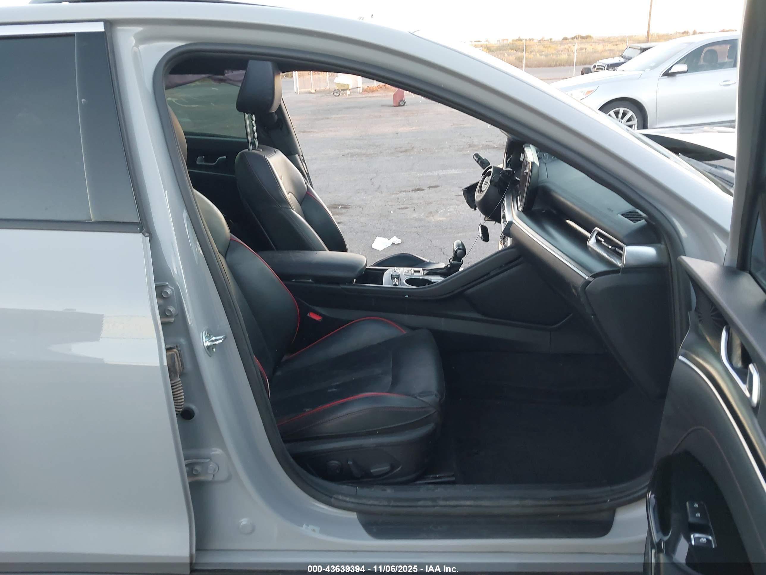 KIA K5 image 5
