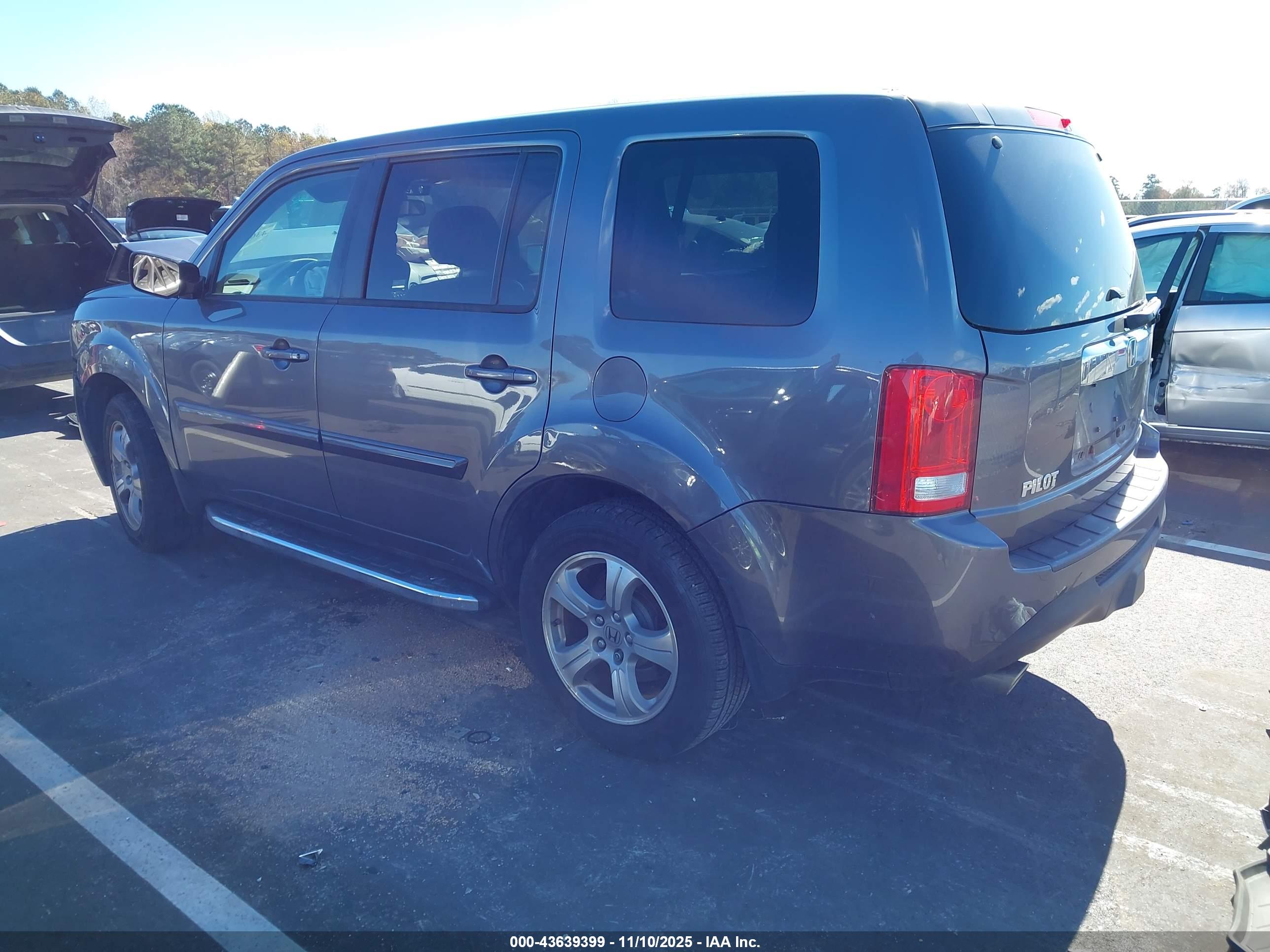 HONDA PILOT image 3