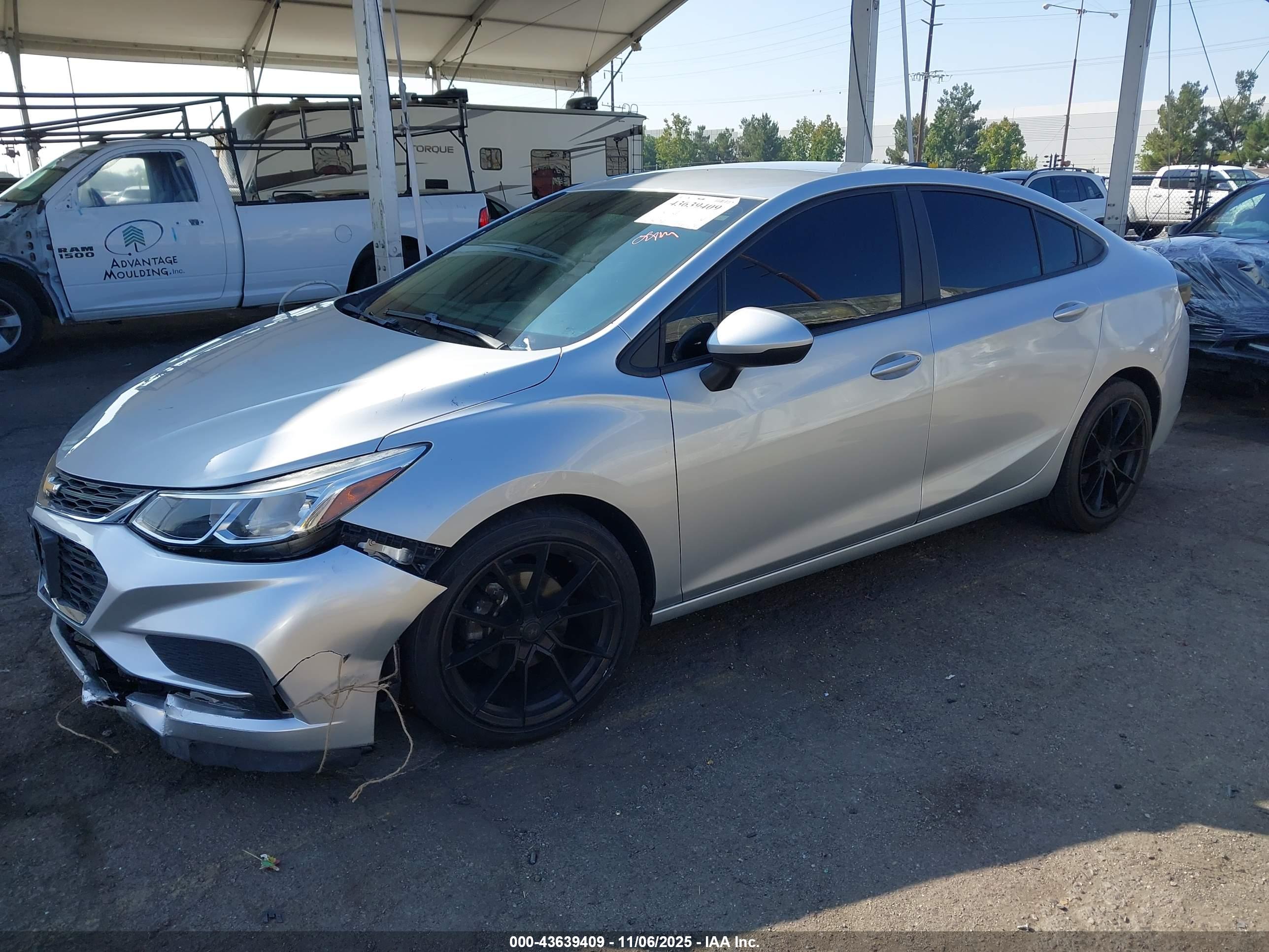 CHEVROLET CRUZE image 2