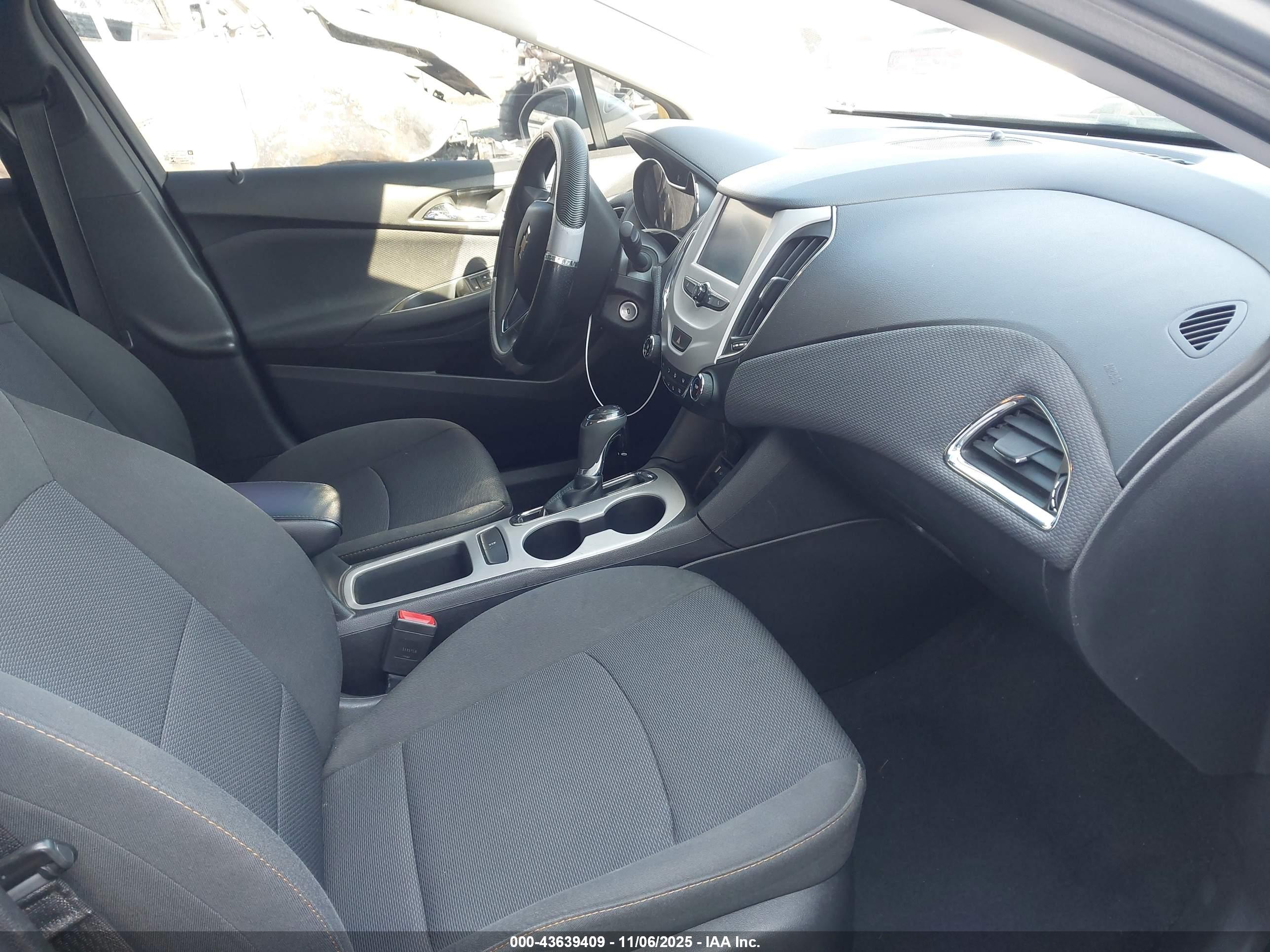 CHEVROLET CRUZE image 5