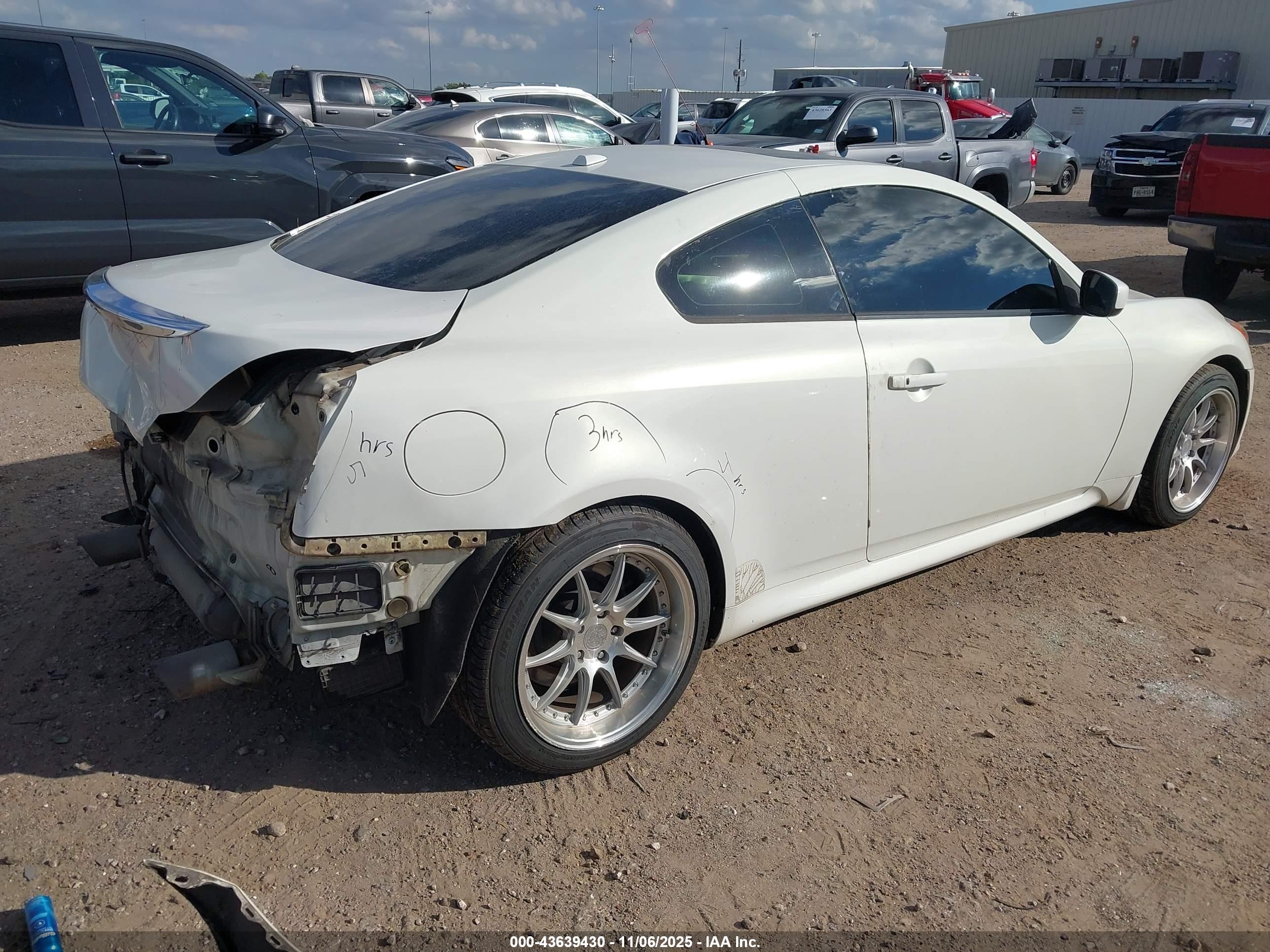 INFINITI G37 image 4