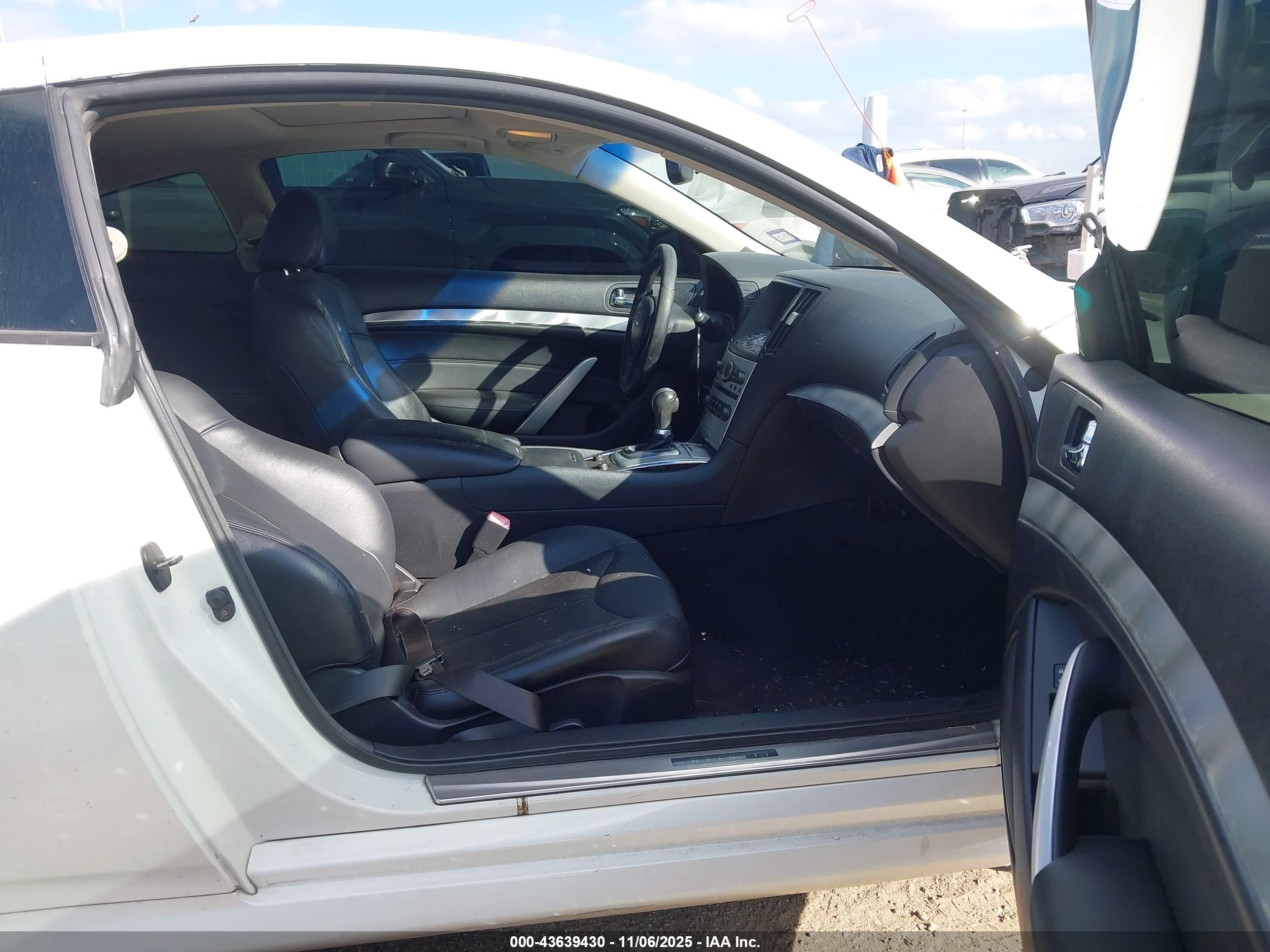 INFINITI G37 image 5