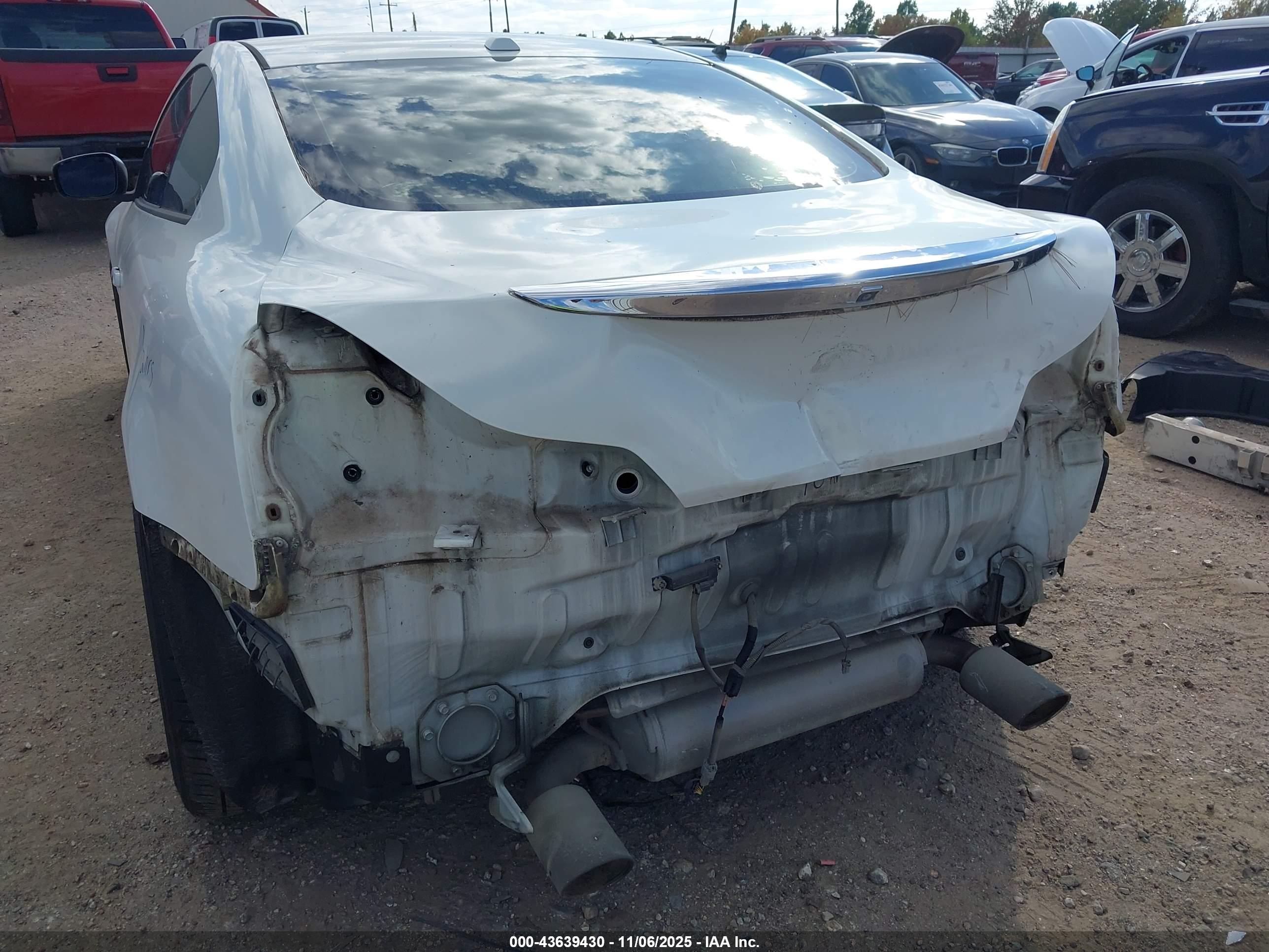 INFINITI G37 image 6