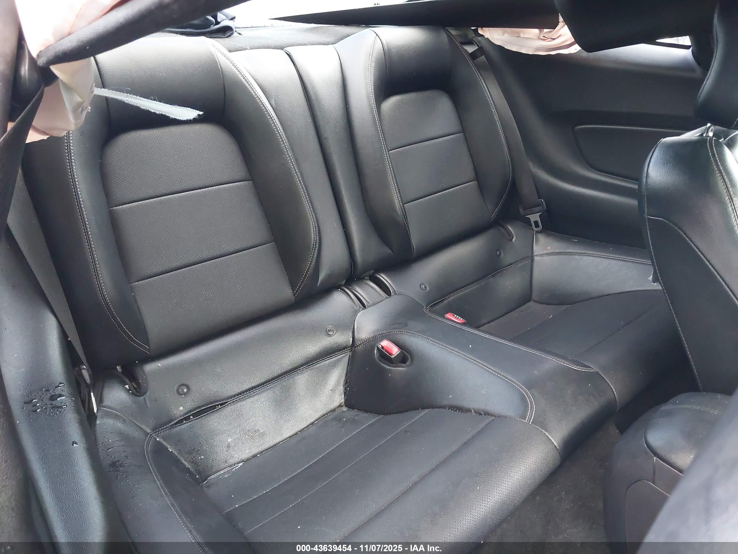 FORD MUSTANG image 8